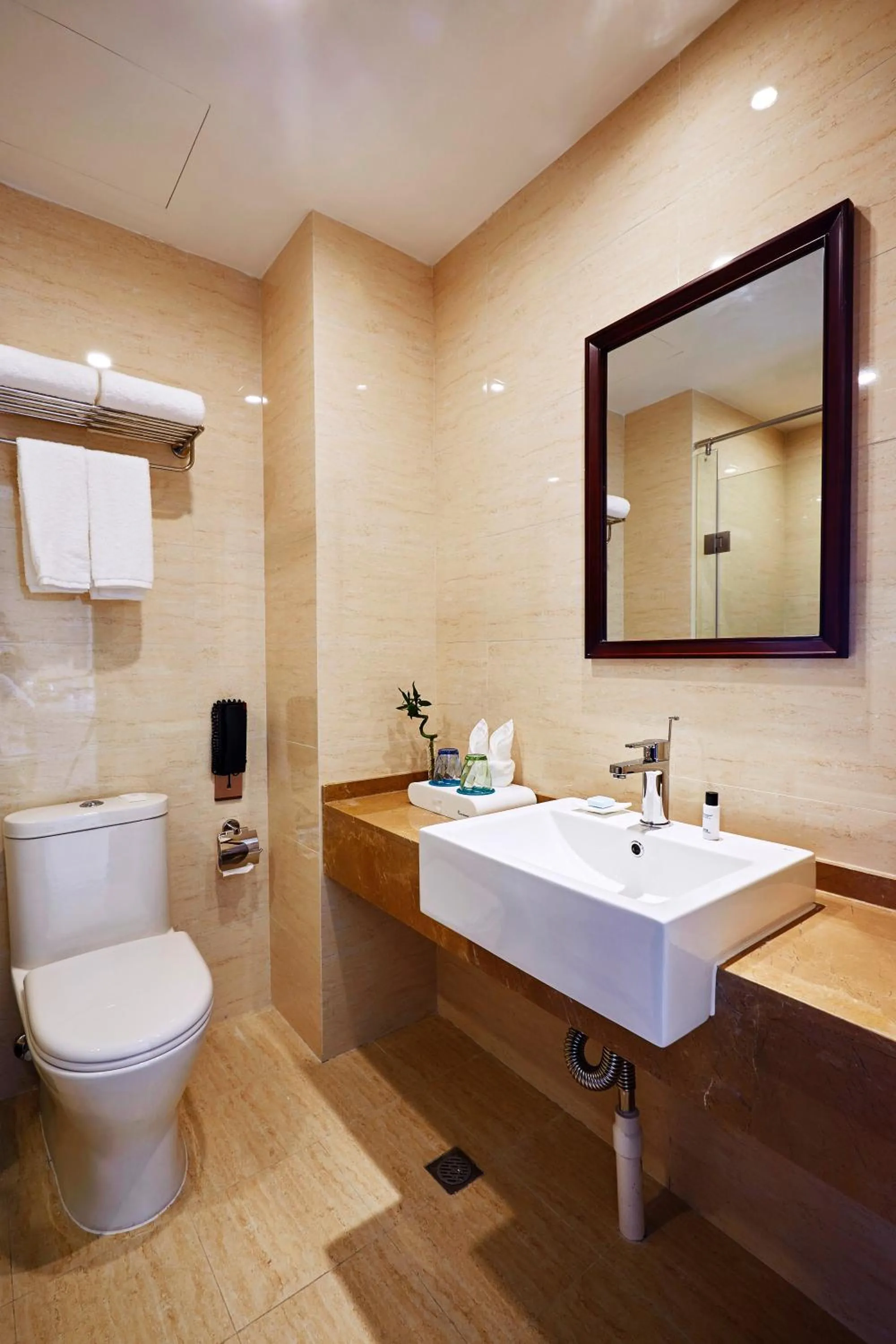 Toilet, Bathroom in Paxton Vacances Hotel & Suite Sanya