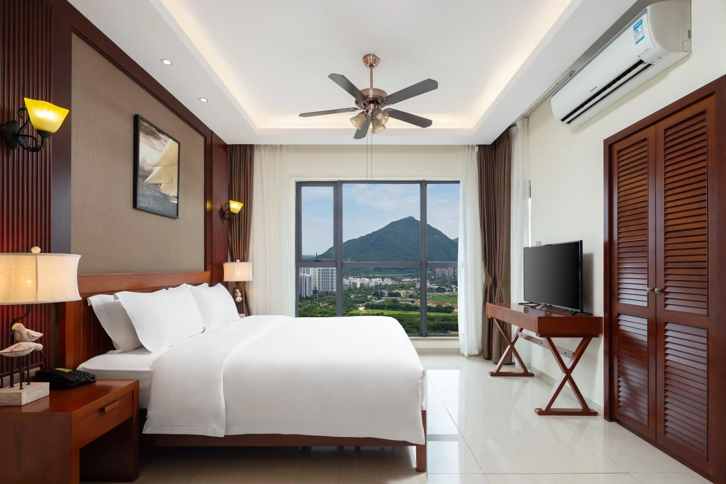 Bedroom, Mountain View in Paxton Vacances Hotel & Suite Sanya