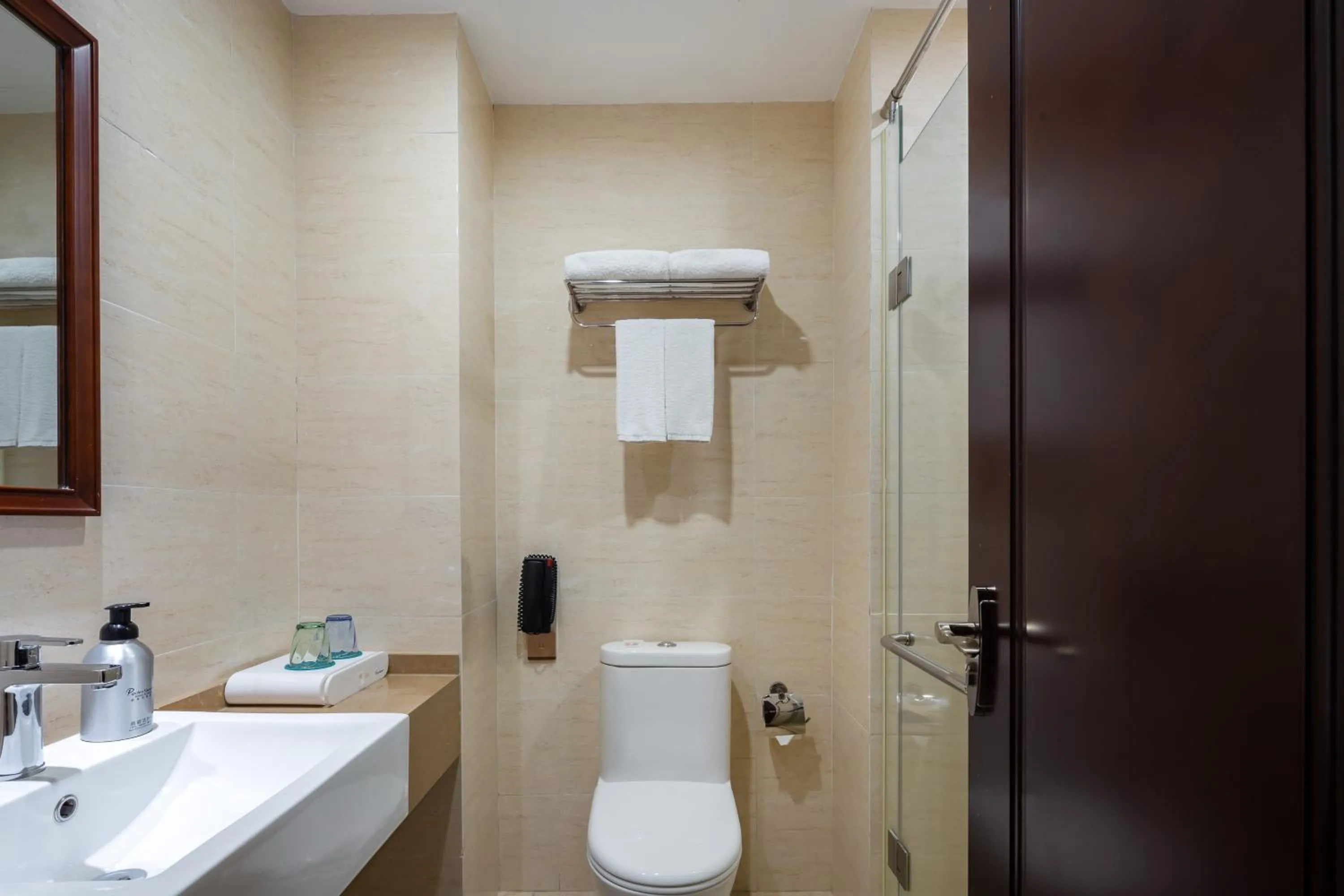 Toilet, Bathroom in Paxton Vacances Hotel & Suite Sanya