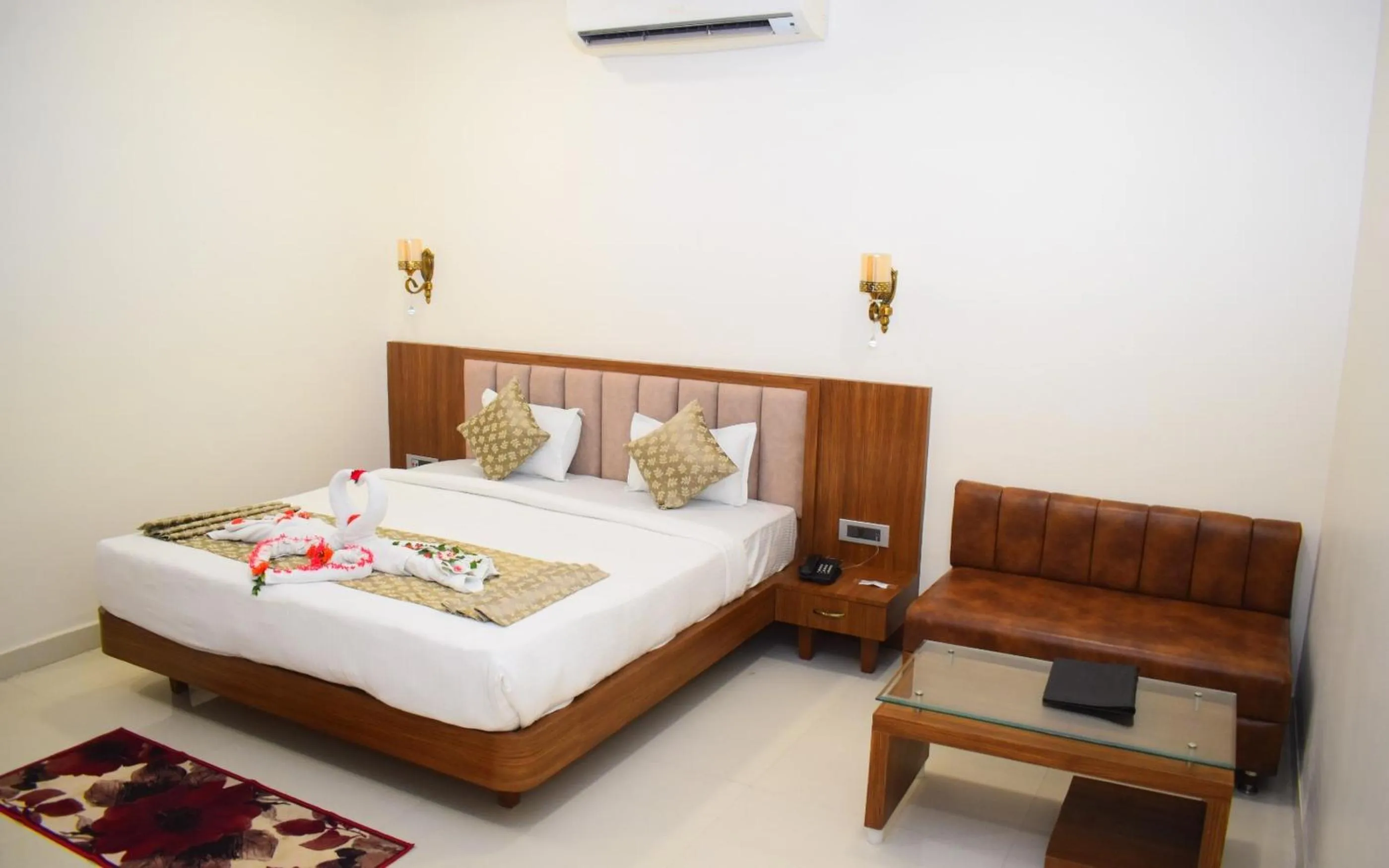 Bedroom, Bed in Hotel Royal Palace