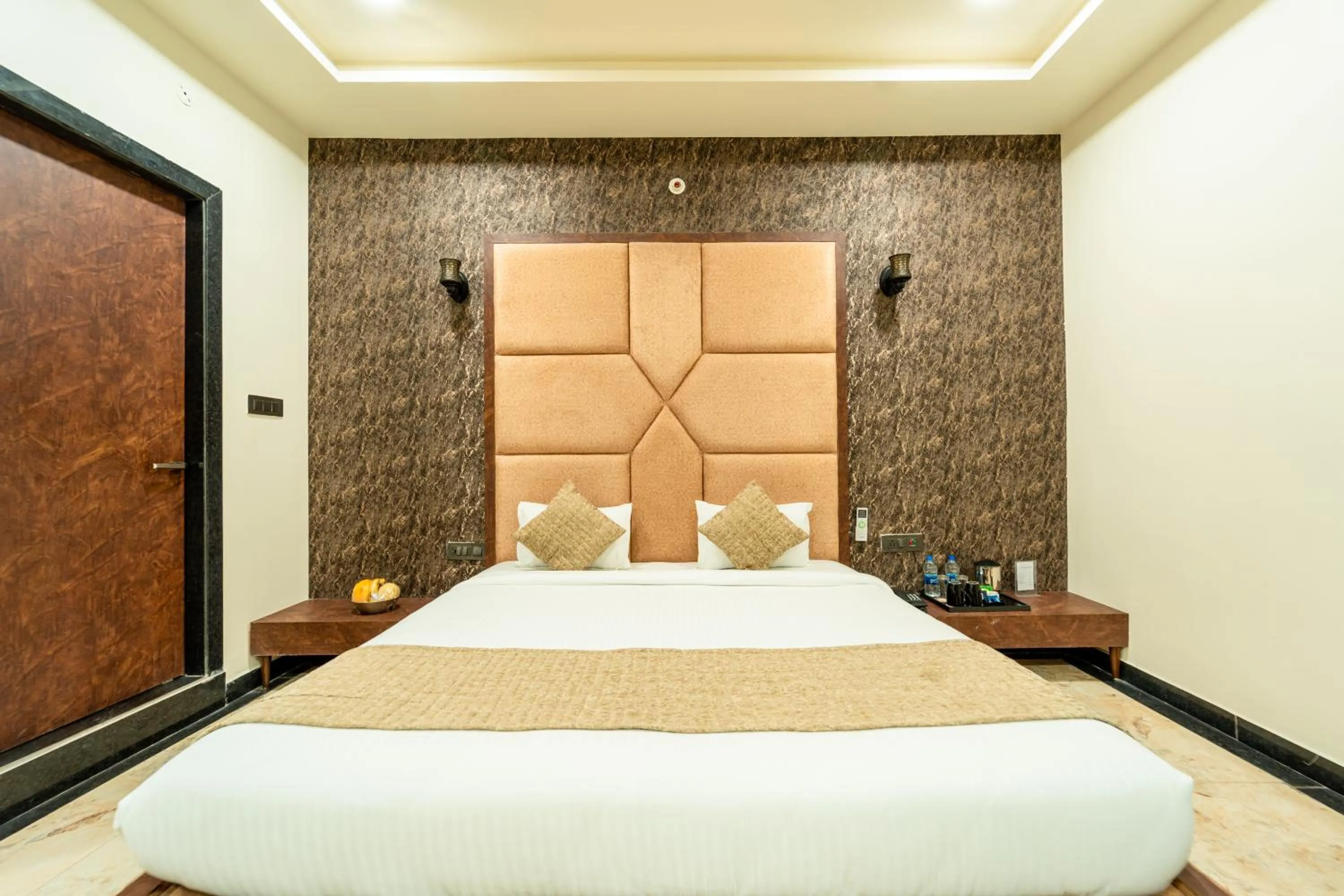 Bedroom, Bed in Hotel Royal Palace