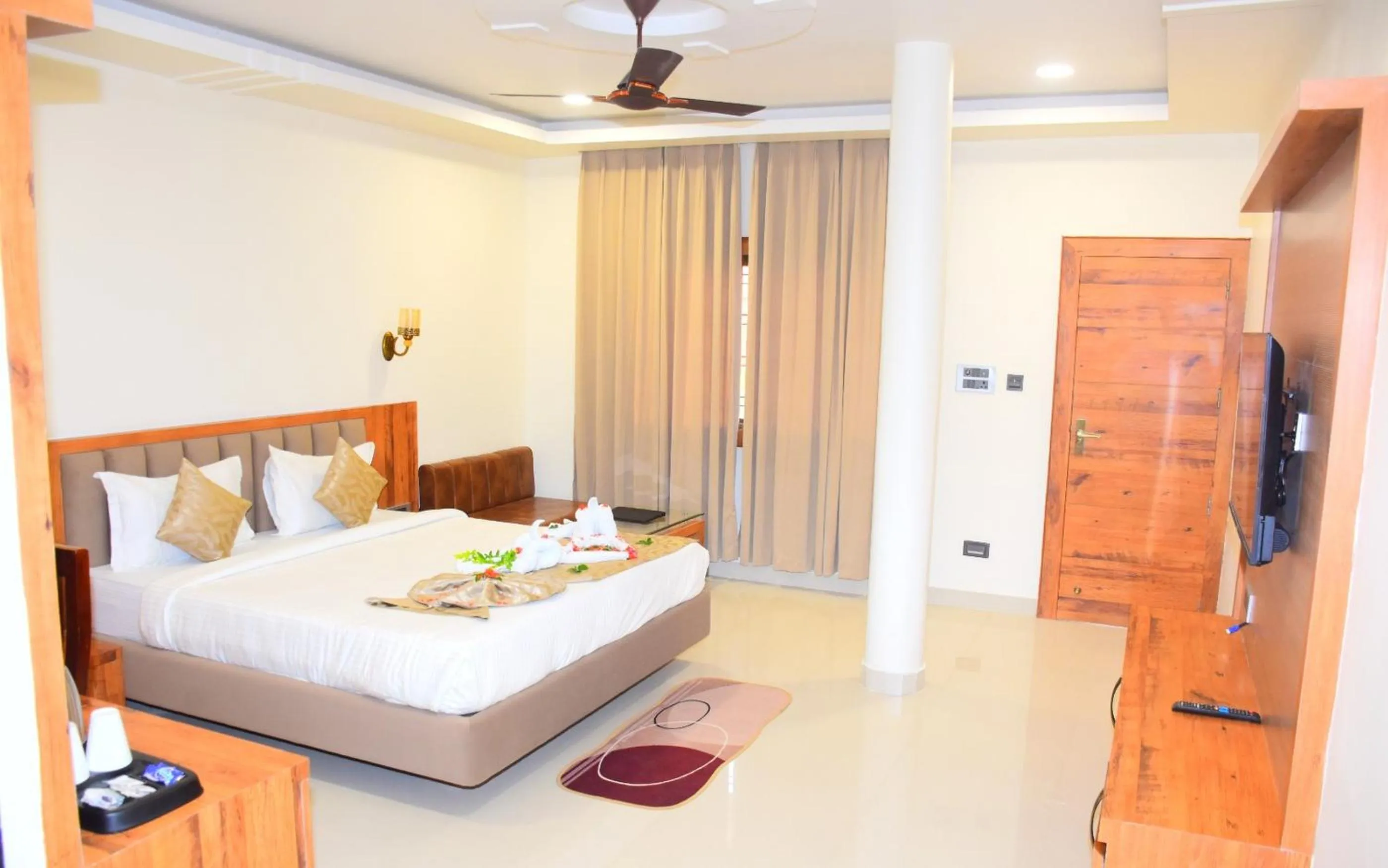 Bedroom, Bed in Hotel Royal Palace