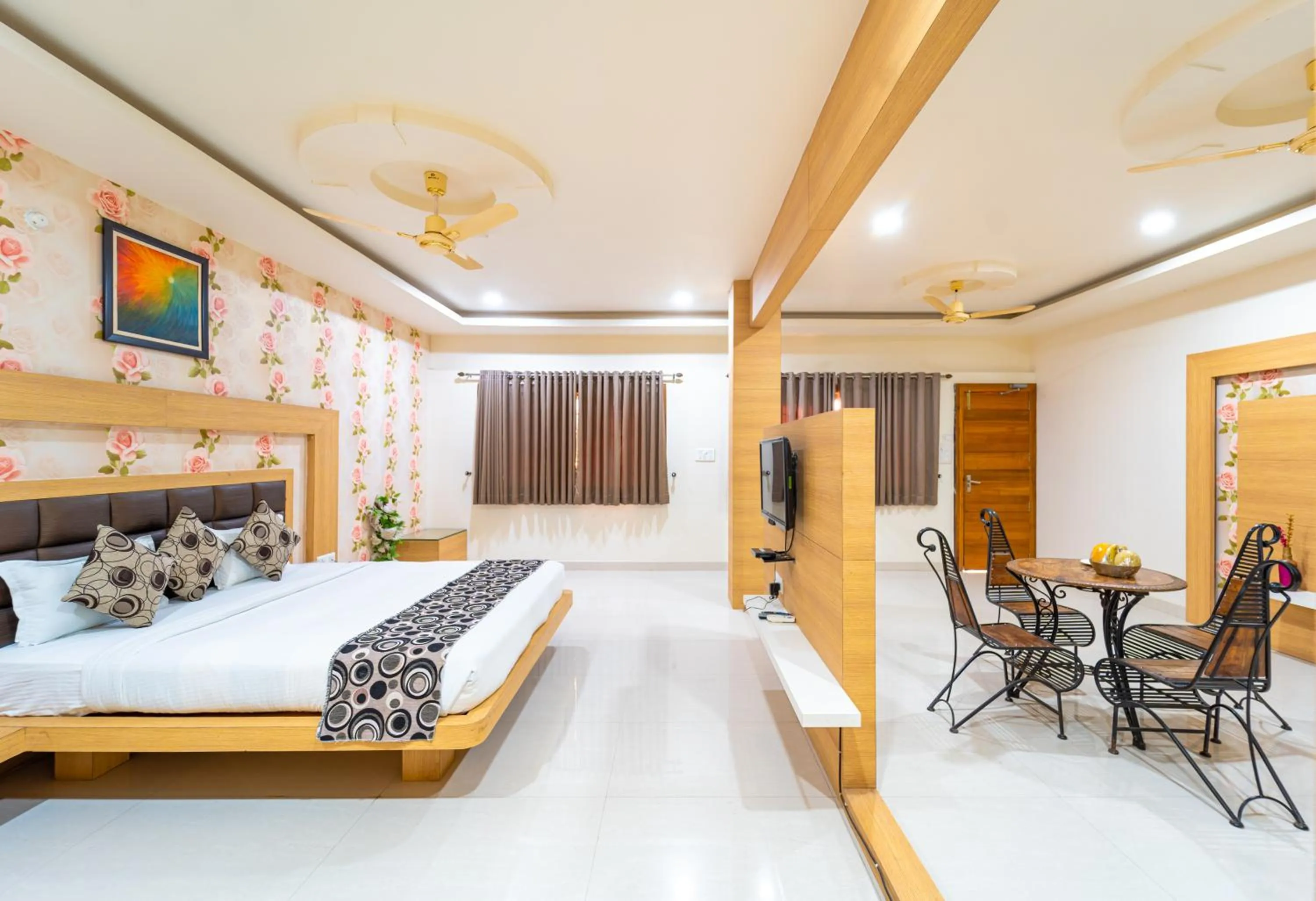 Bedroom, Bed in Hotel Royal Palace