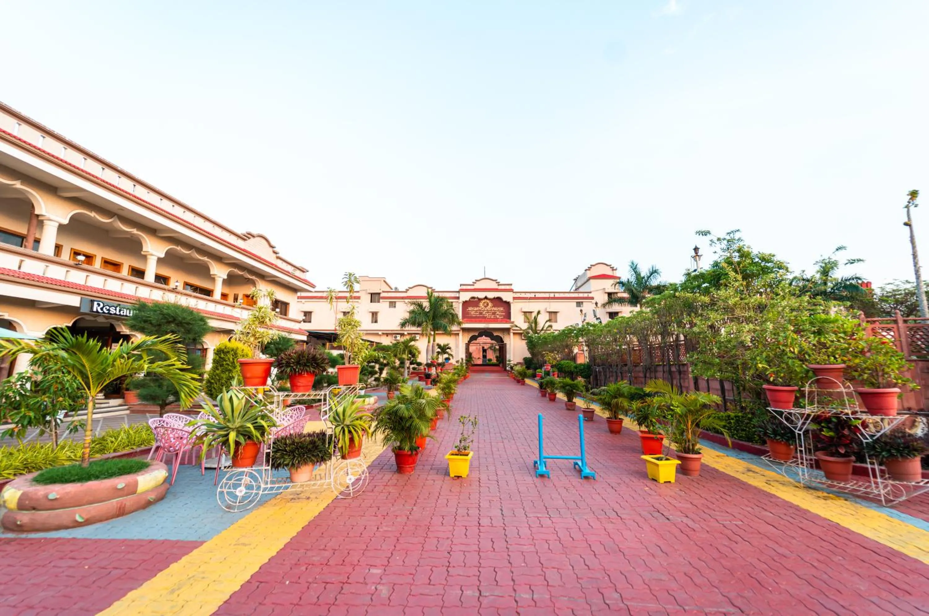 Facade/entrance in Hotel Royal Palace
