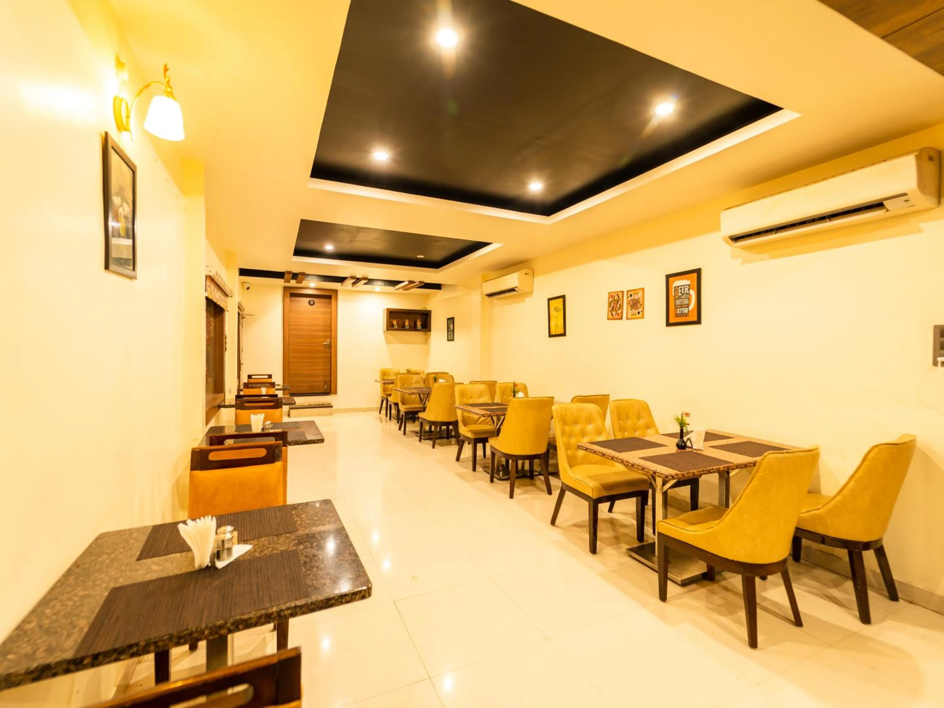 Lounge or bar in Hotel Royal Palace