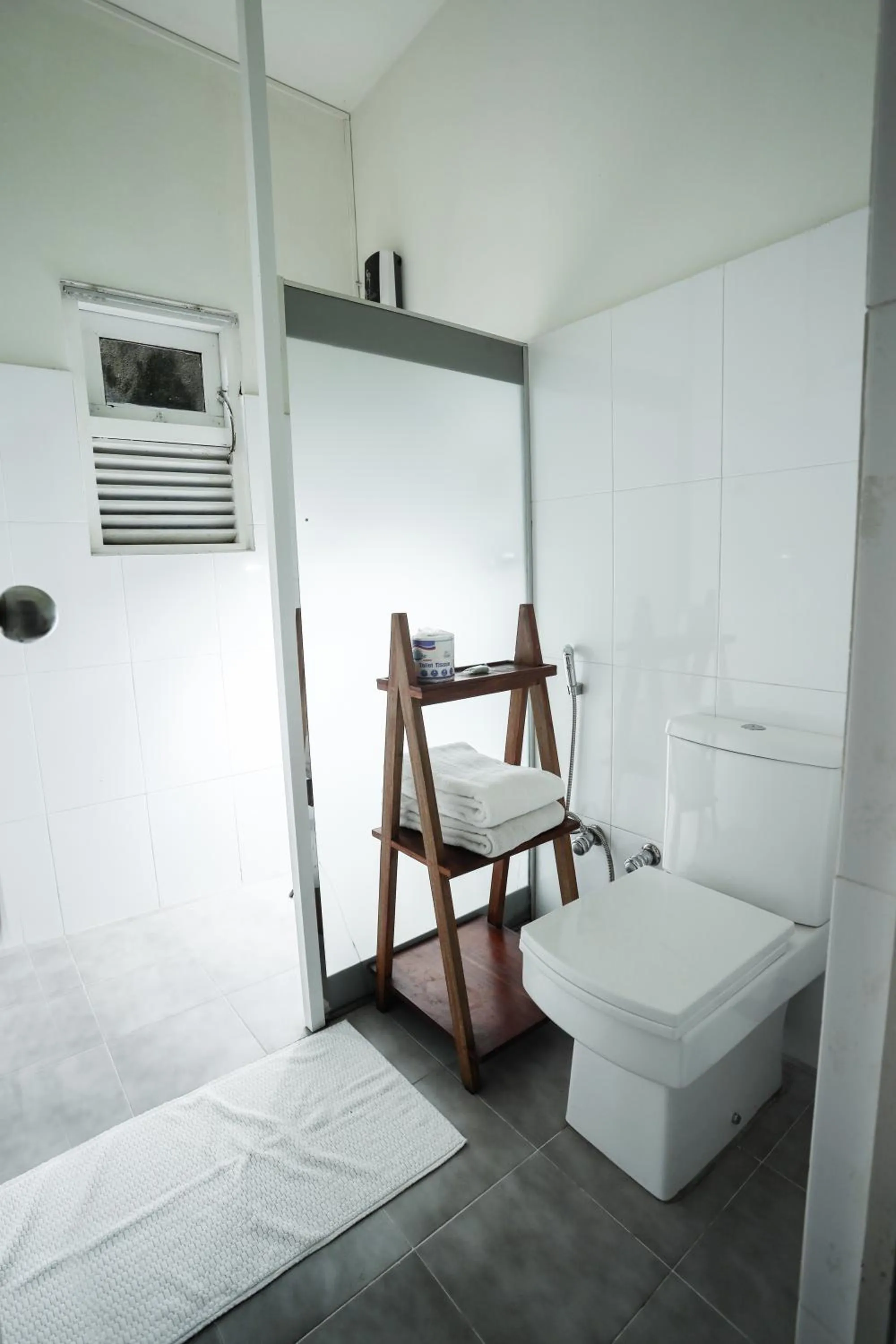 Toilet, Bed in Range Kandy