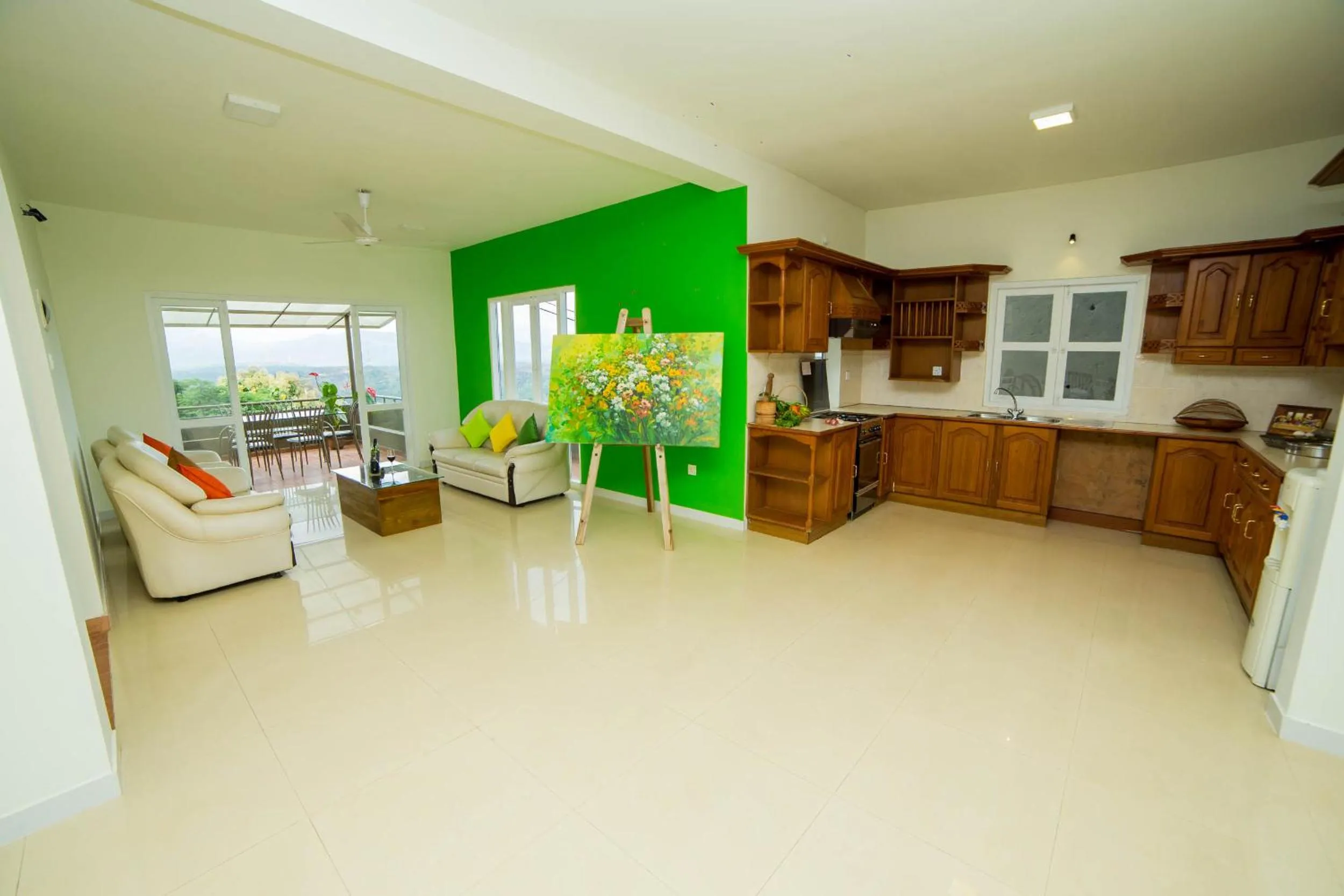 Communal lounge/ TV room in Range Kandy