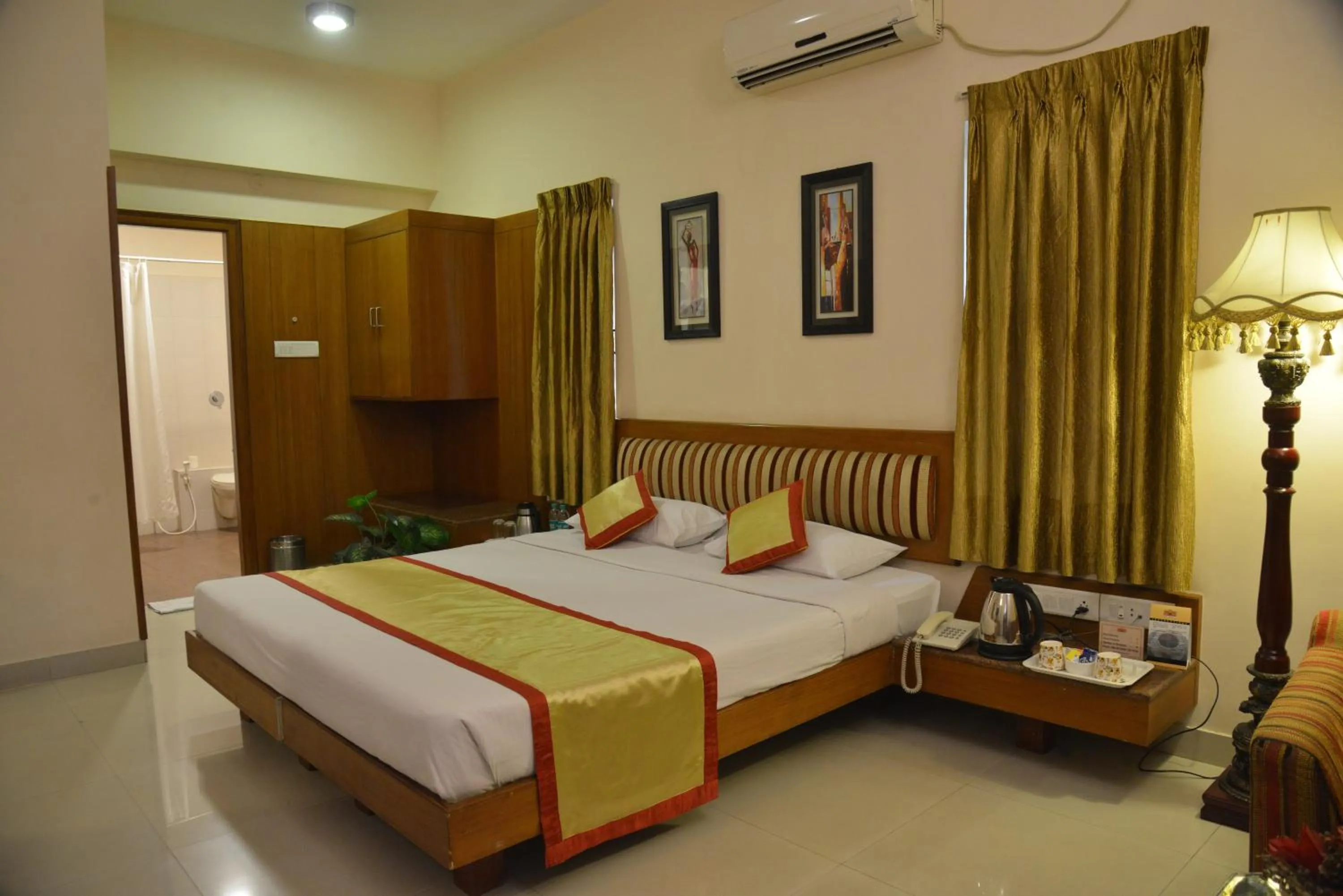 Bedroom, Bed in Pai Vista, KR Road