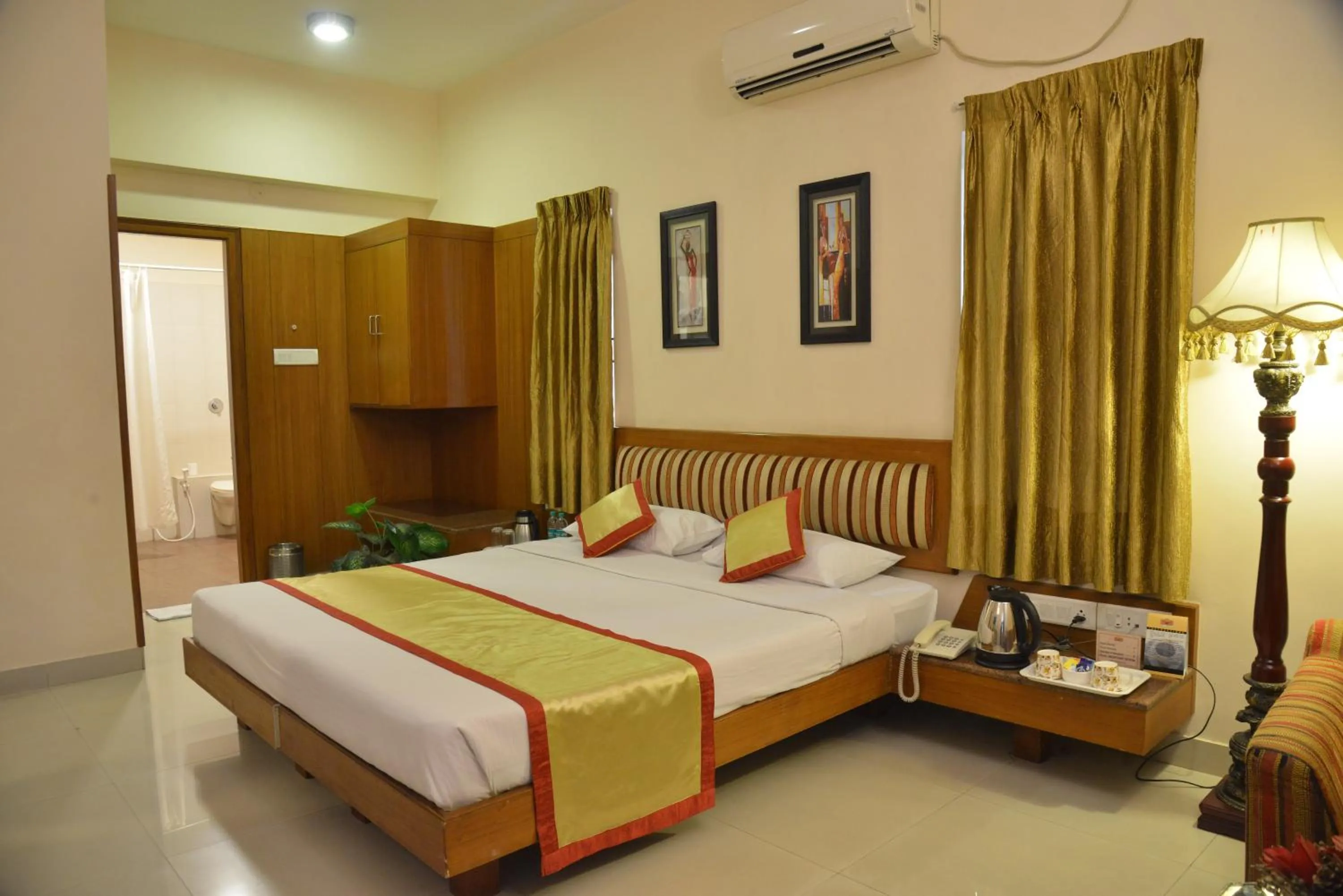 Bedroom, Bed in Pai Vista, KR Road