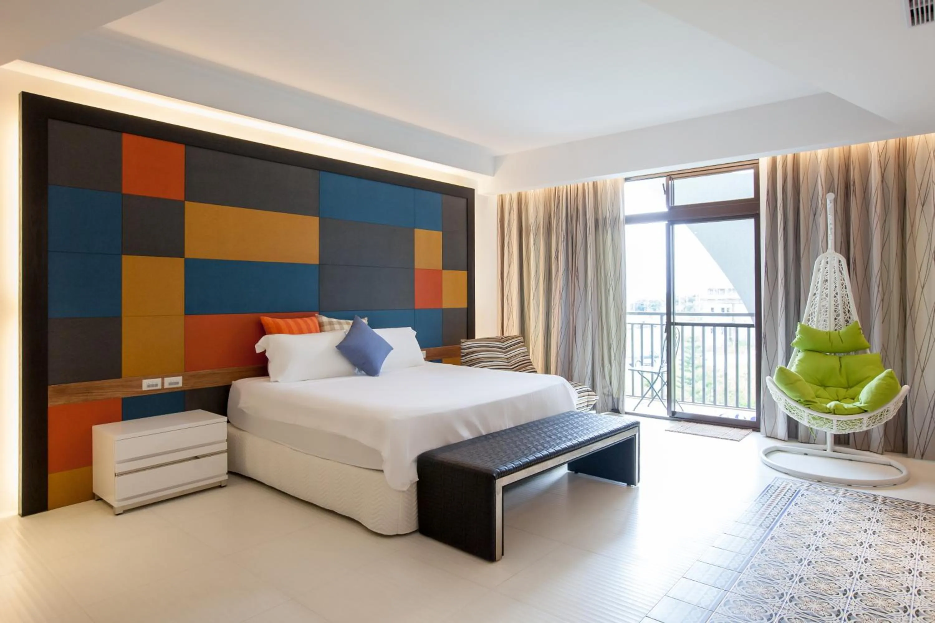 Photo of the whole room, Bed in W Star