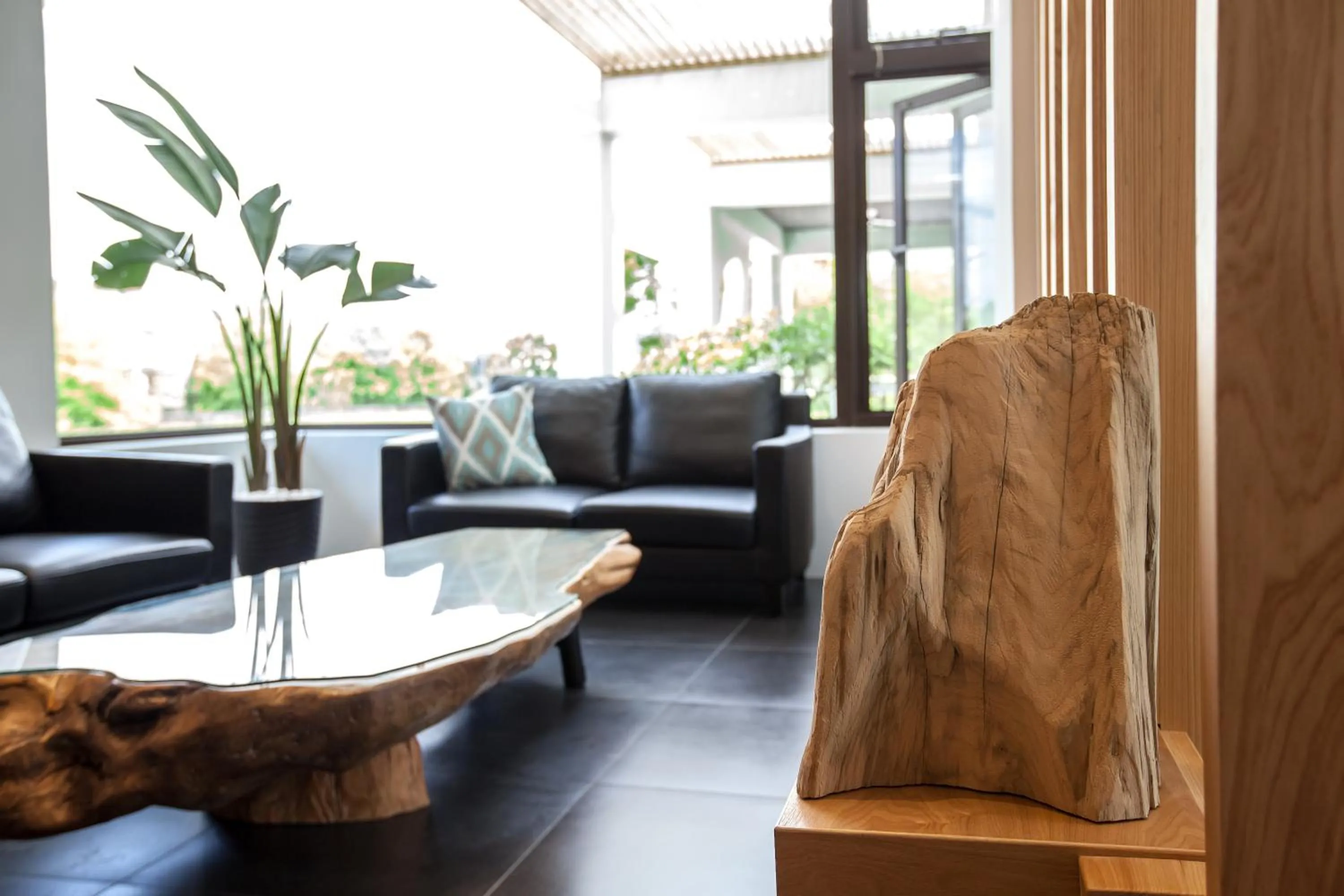 Communal lounge/ TV room in W Star