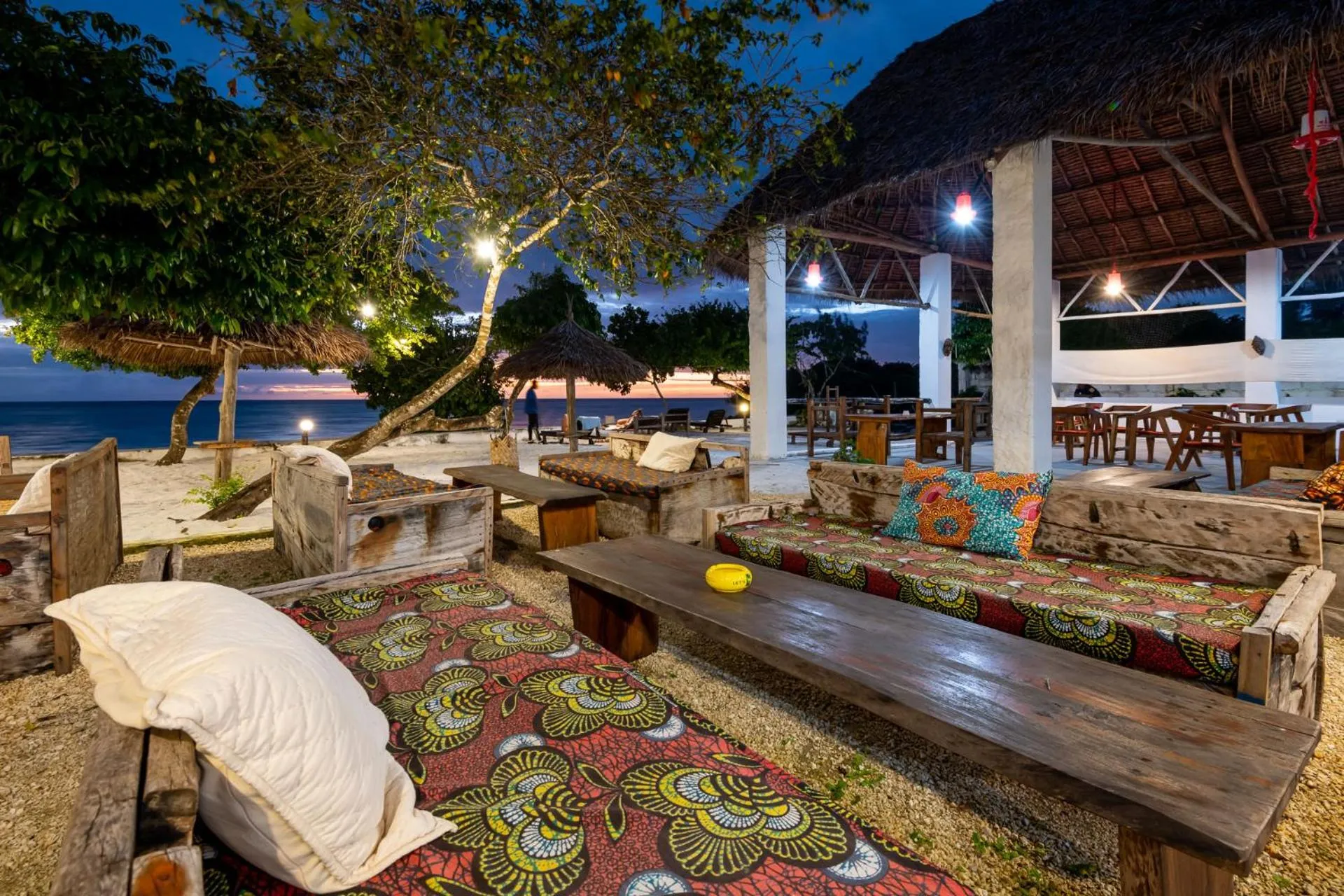 Restaurant/places to eat in Pemba Paradise
