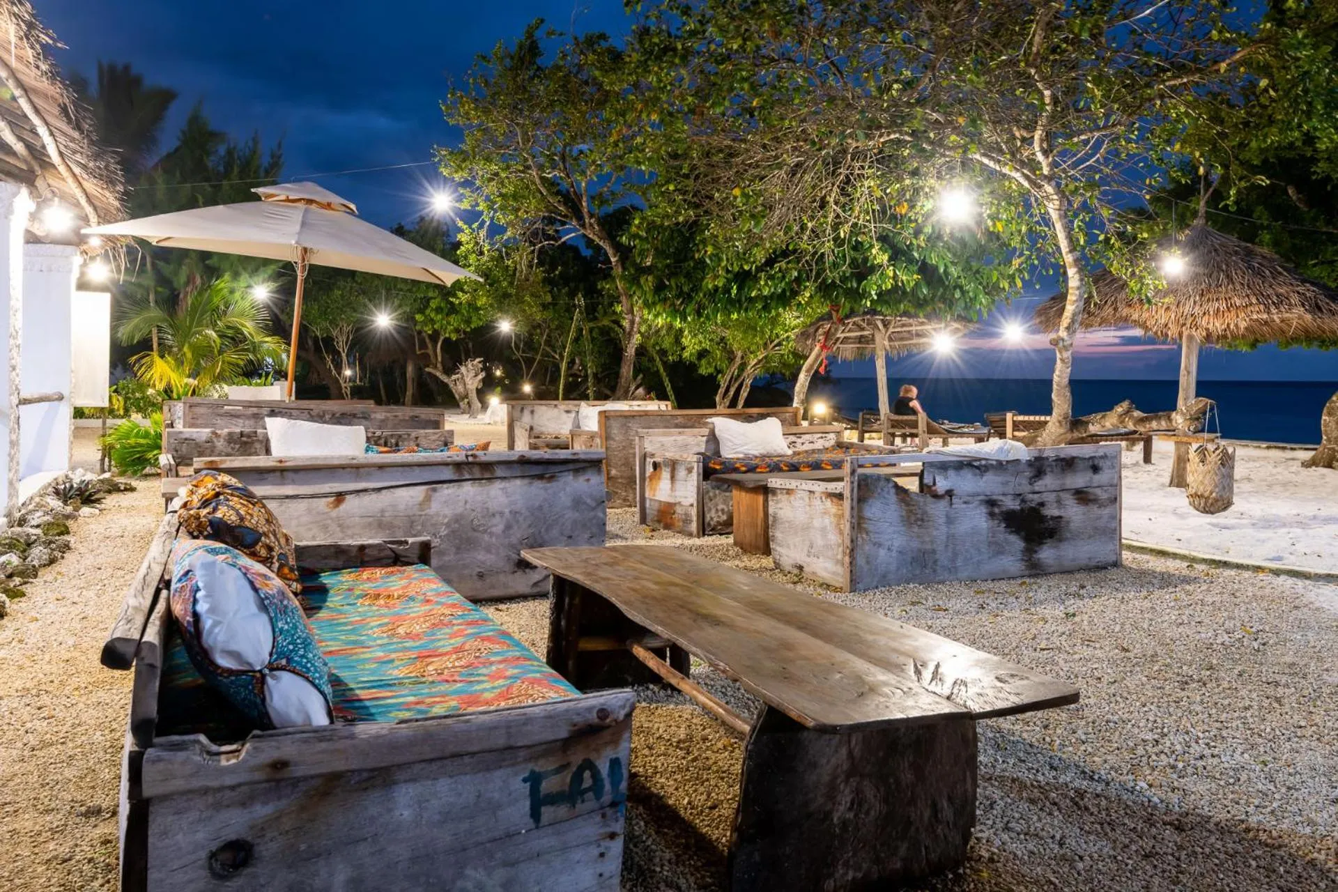 Restaurant/places to eat in Pemba Paradise