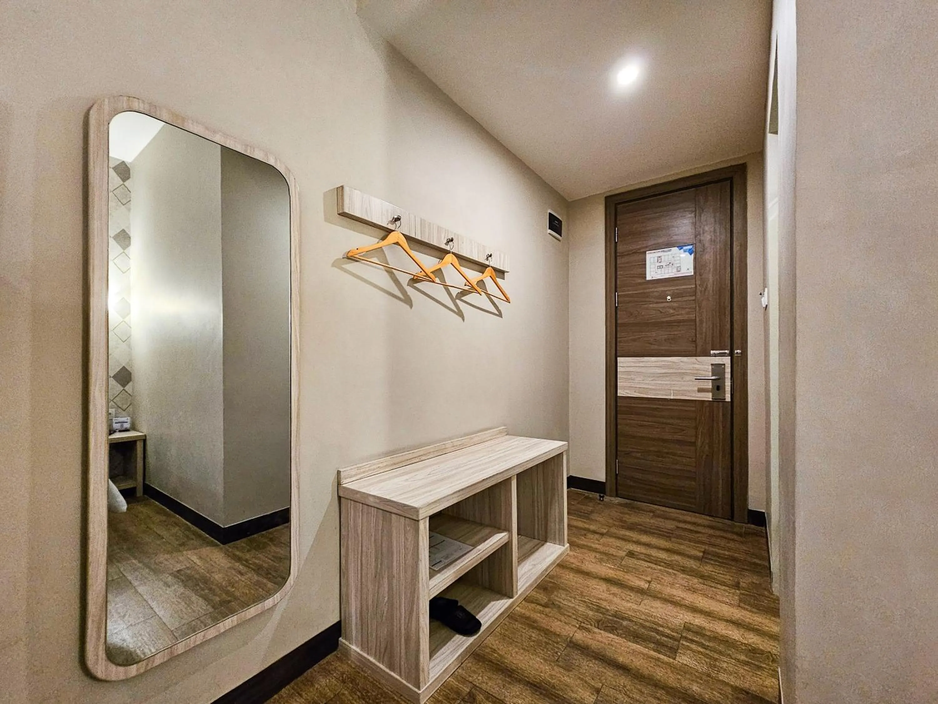 room service in Hotel 88 Kedungsari - Kedungdoro By WH