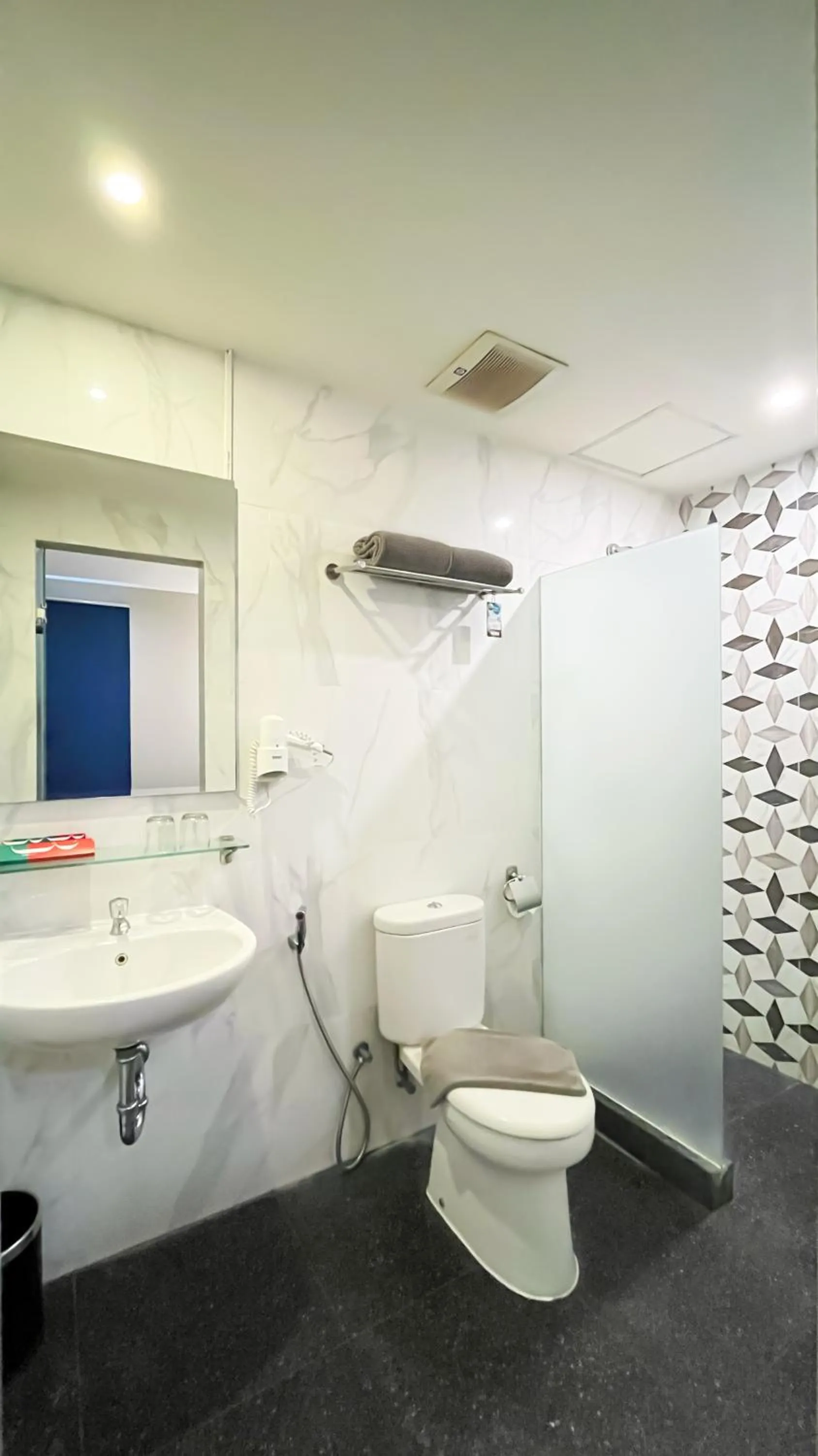 Bathroom in Hotel 88 Kedungsari - Kedungdoro By WH