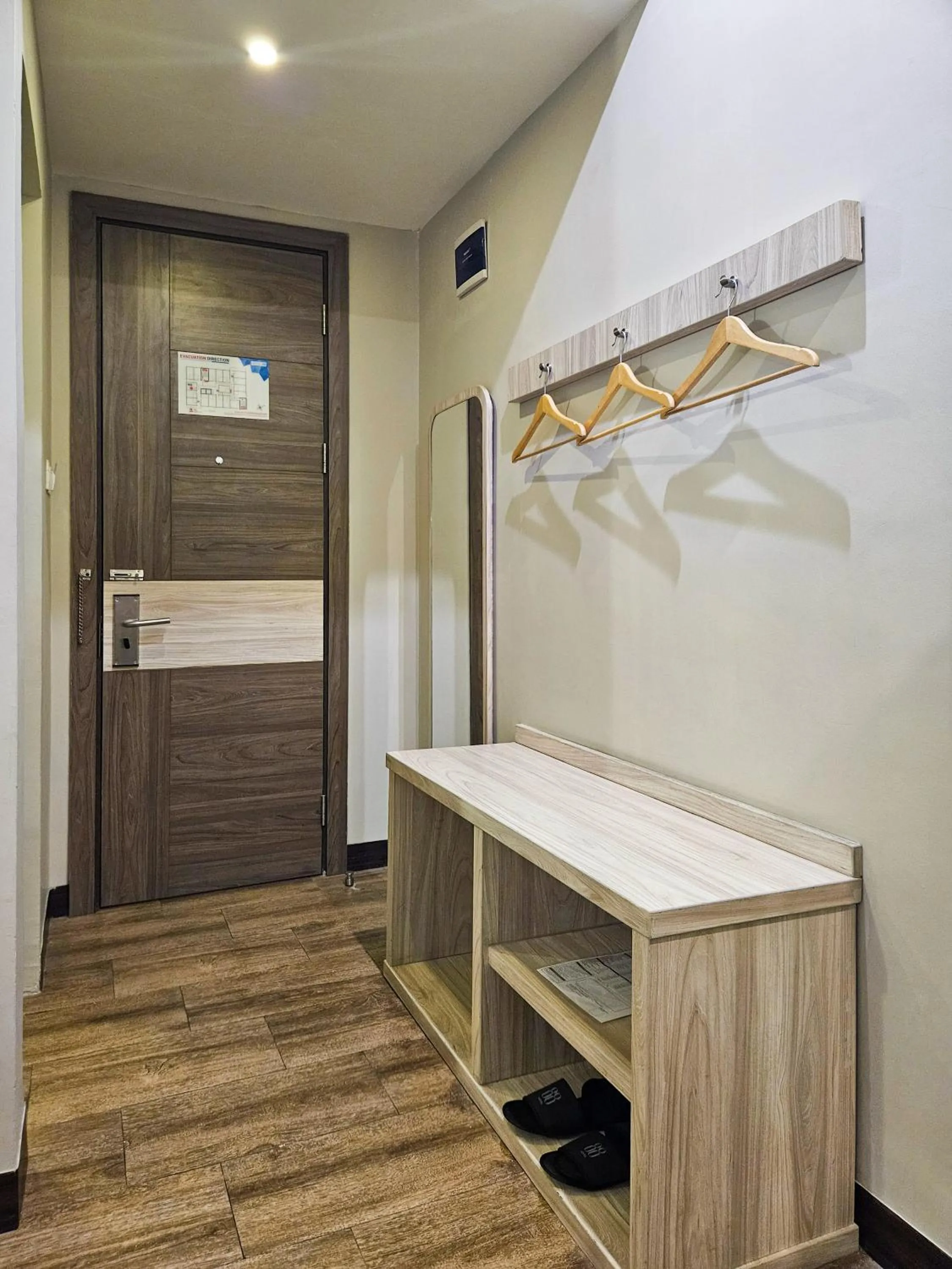 room service in Hotel 88 Kedungsari - Kedungdoro By WH