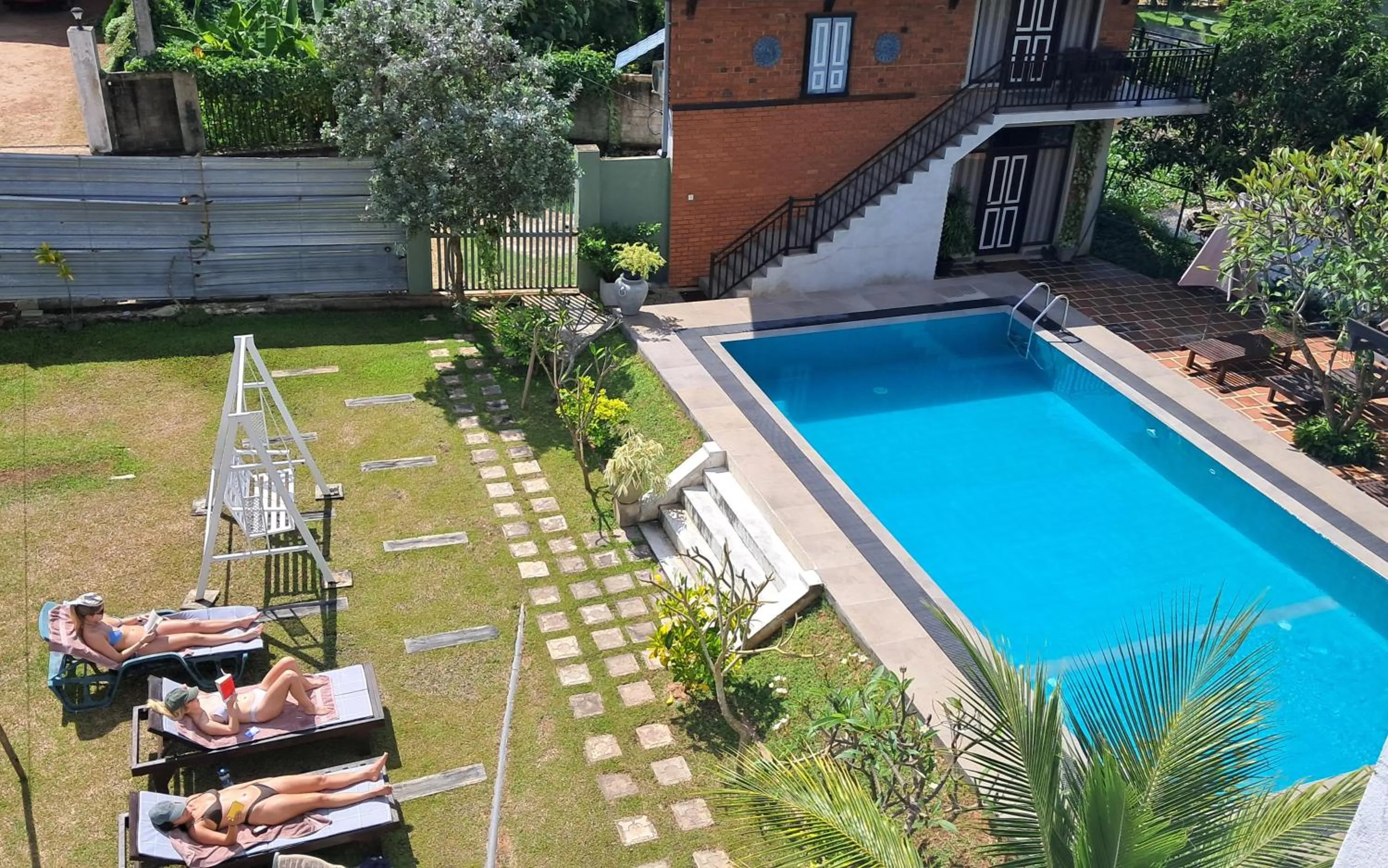 Swimming pool in Green Wood Villa Negombo