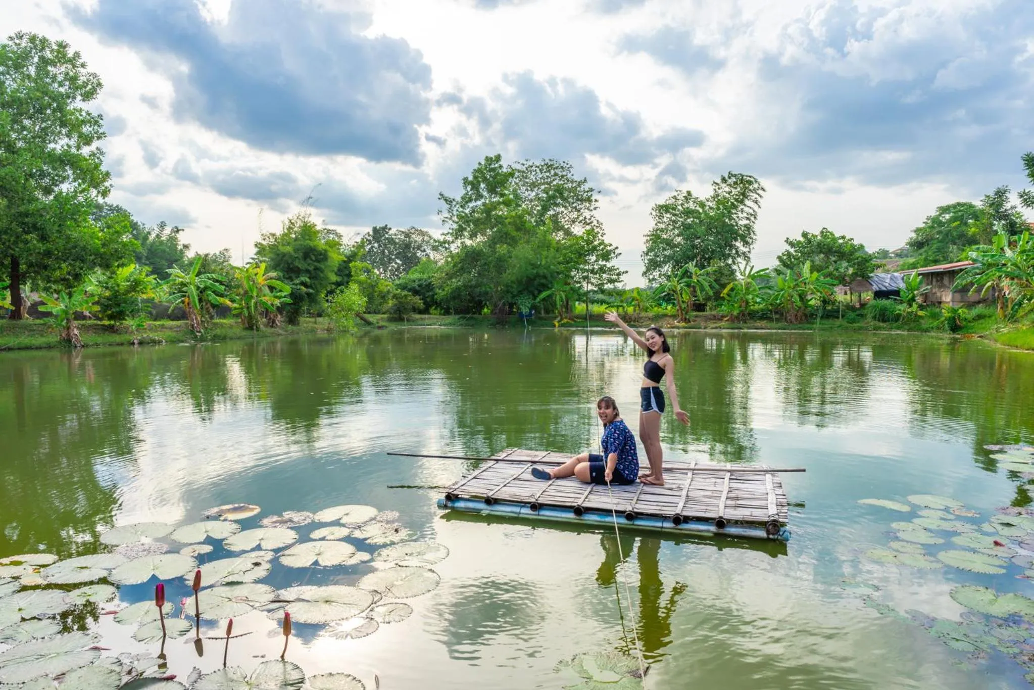 People in COOLLiving Farmhouse Organic