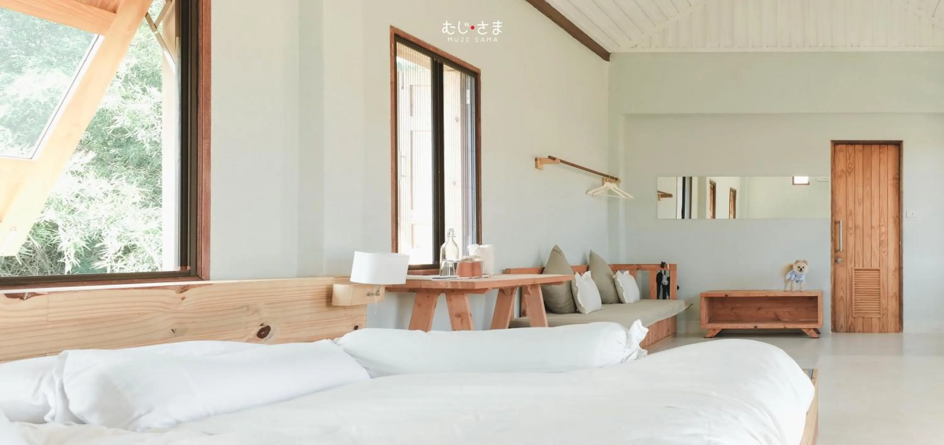 Facade/entrance, Bed in COOLLiving Farmhouse Organic