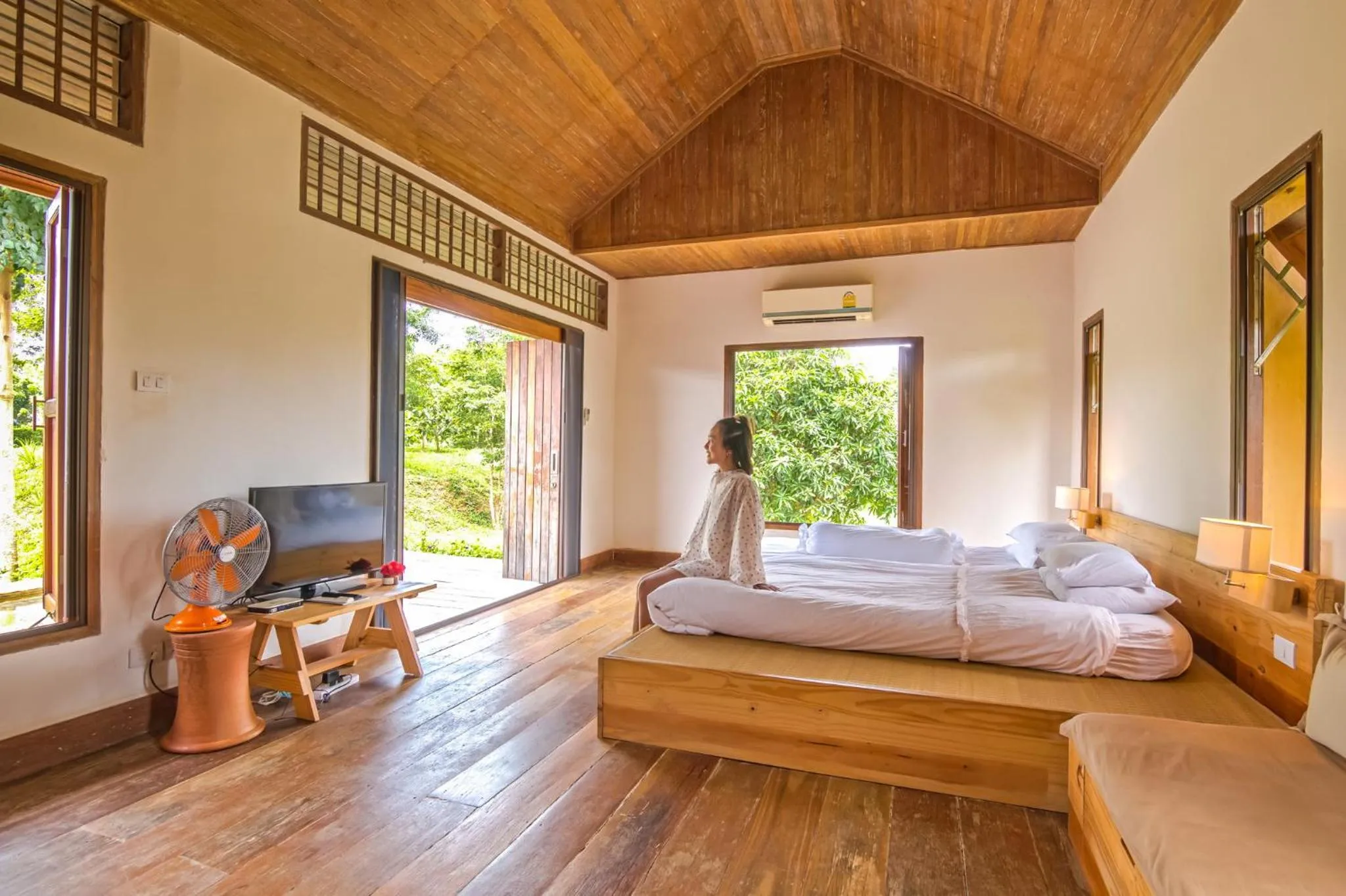 Bed in COOLLiving Farmhouse Organic