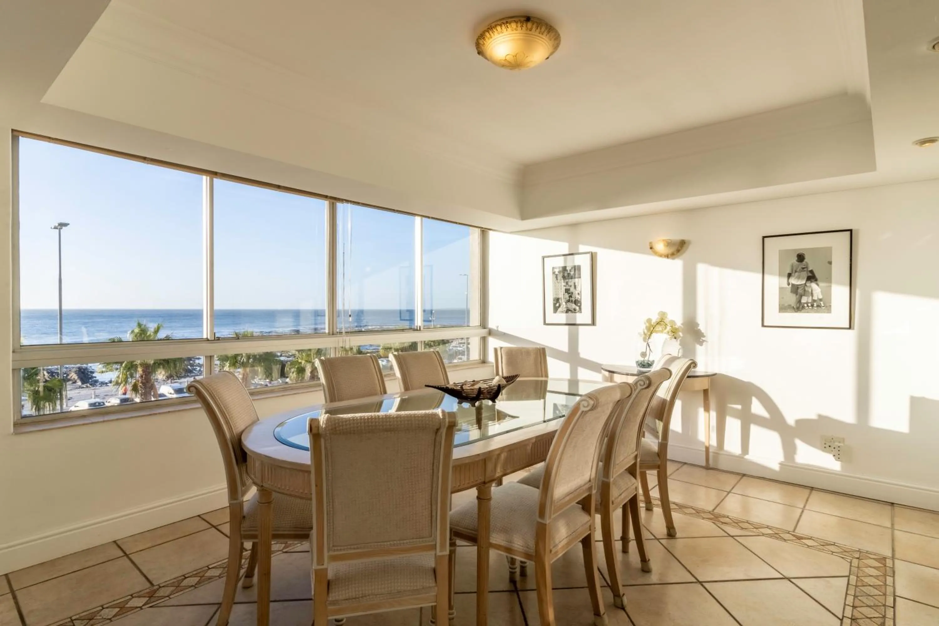 Dining area in Beachfront Seaview
