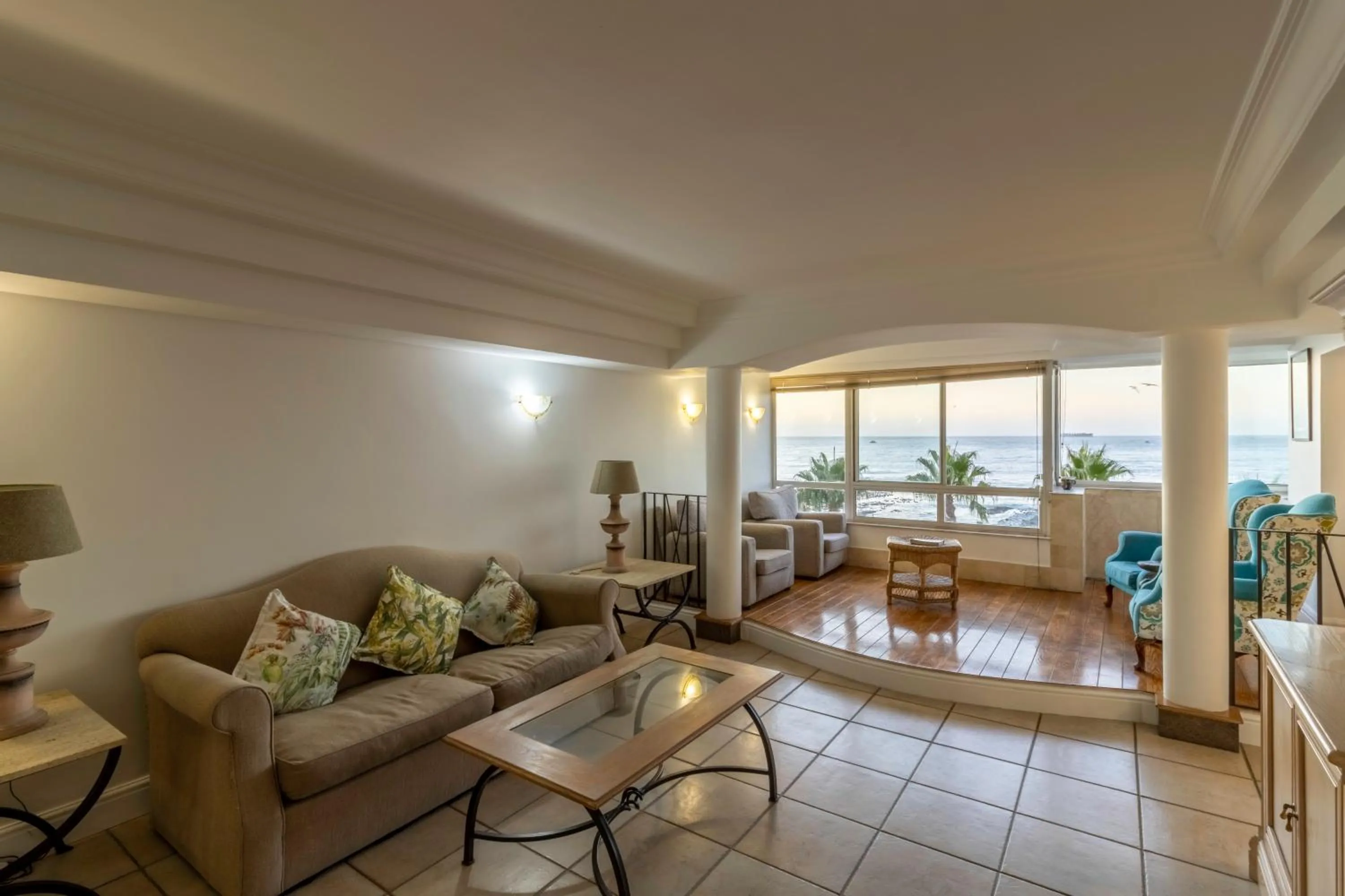 Living room in Beachfront Seaview