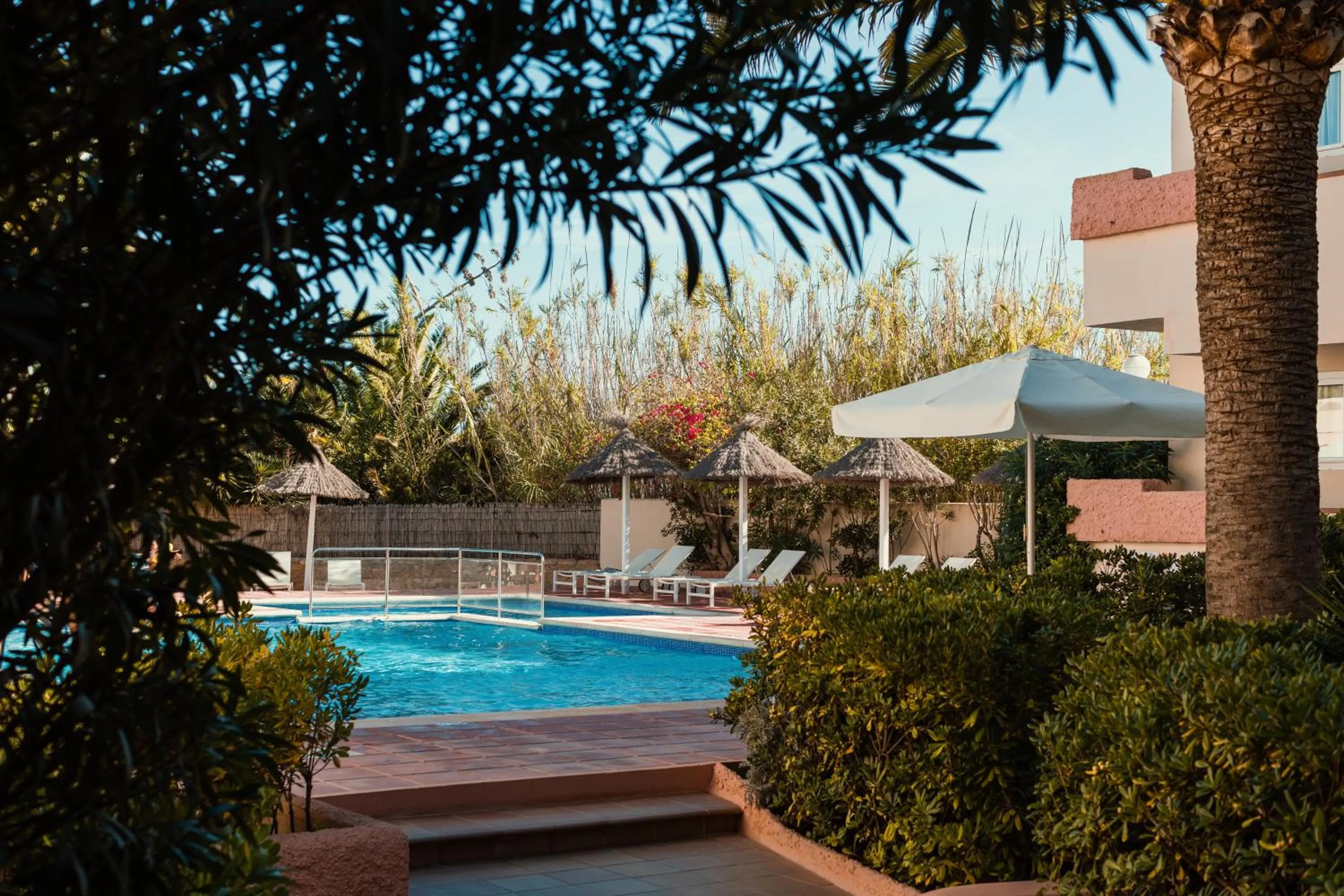 Swimming pool in Apartamentos Portu Saler