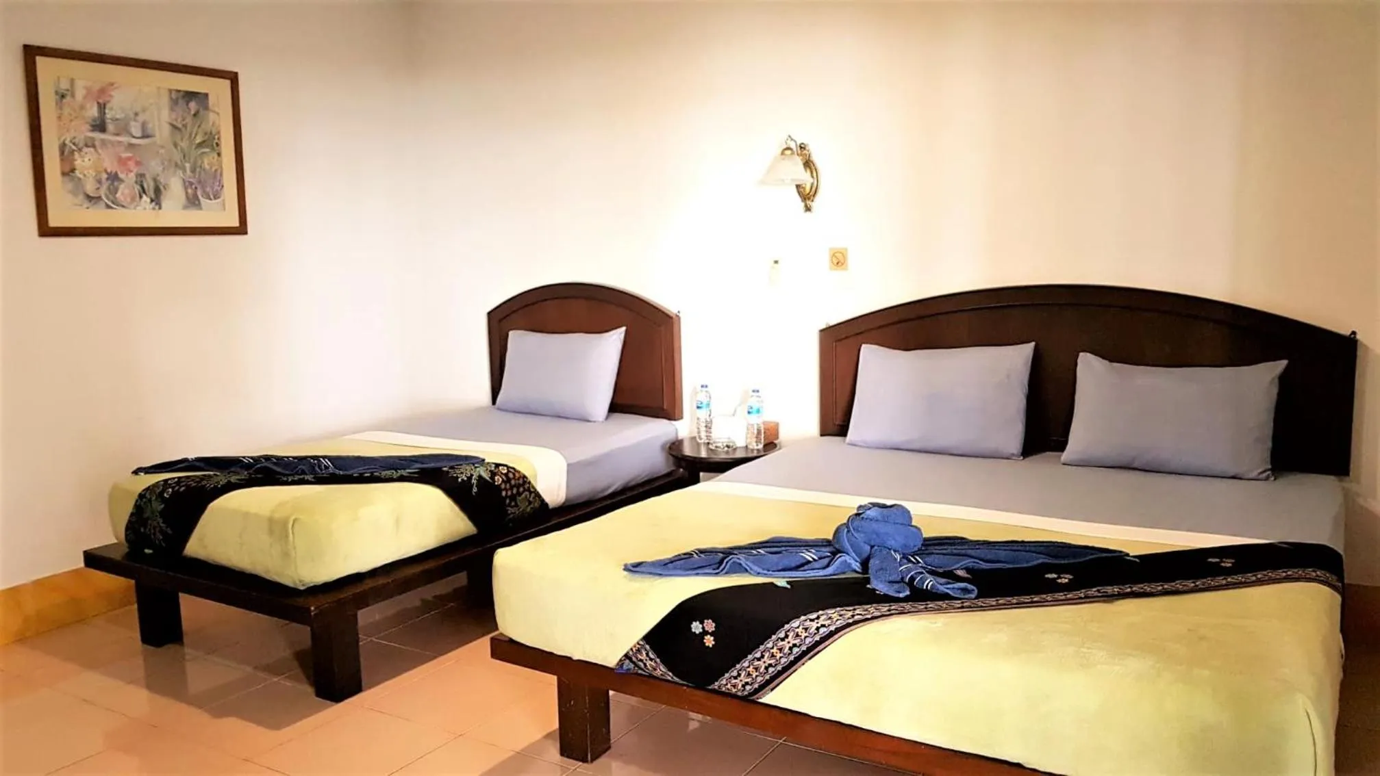 Bed in Andaman Beach Resort Koh Jum