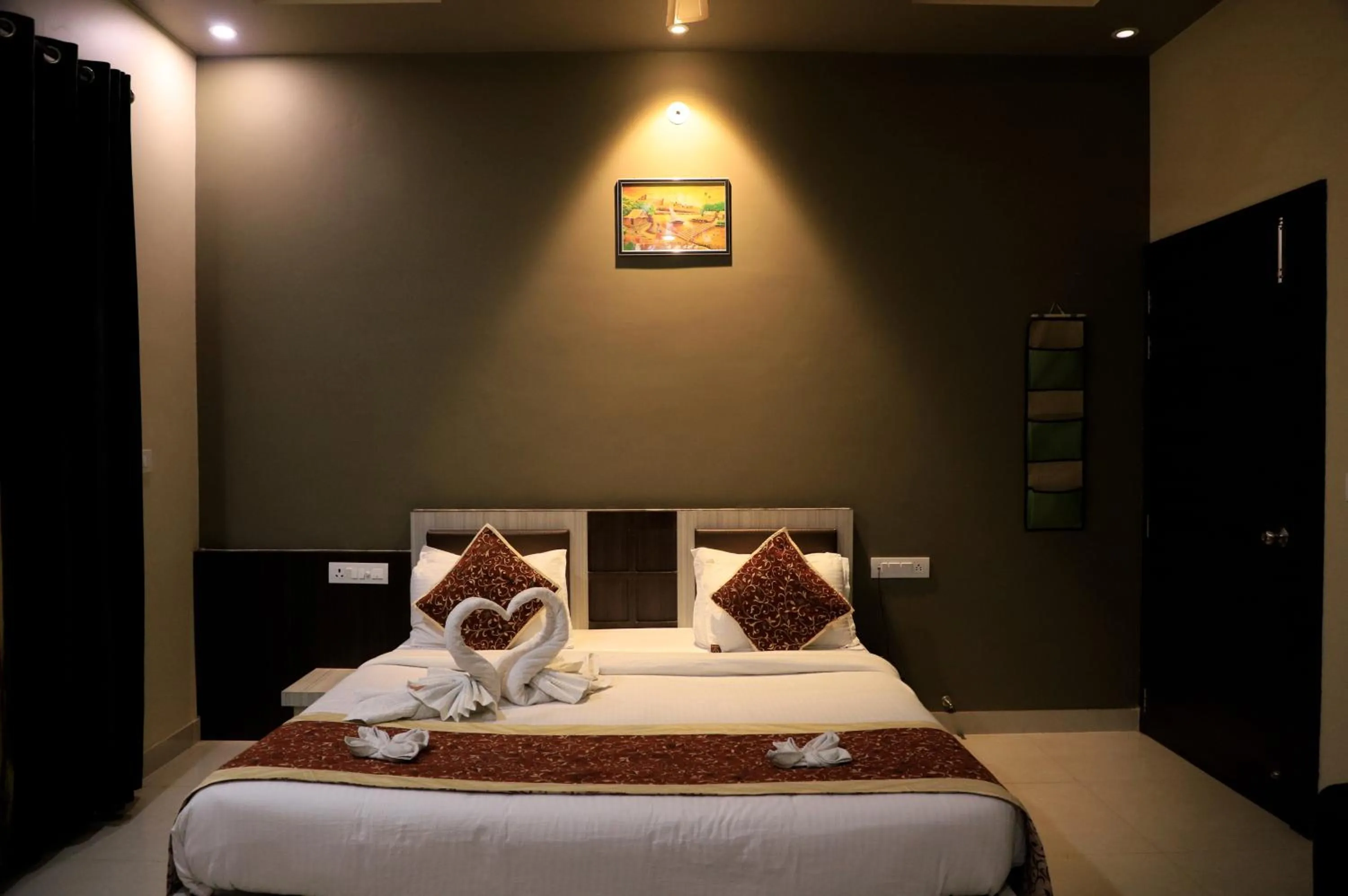 Bed in Hotel Pushkar Legacy
