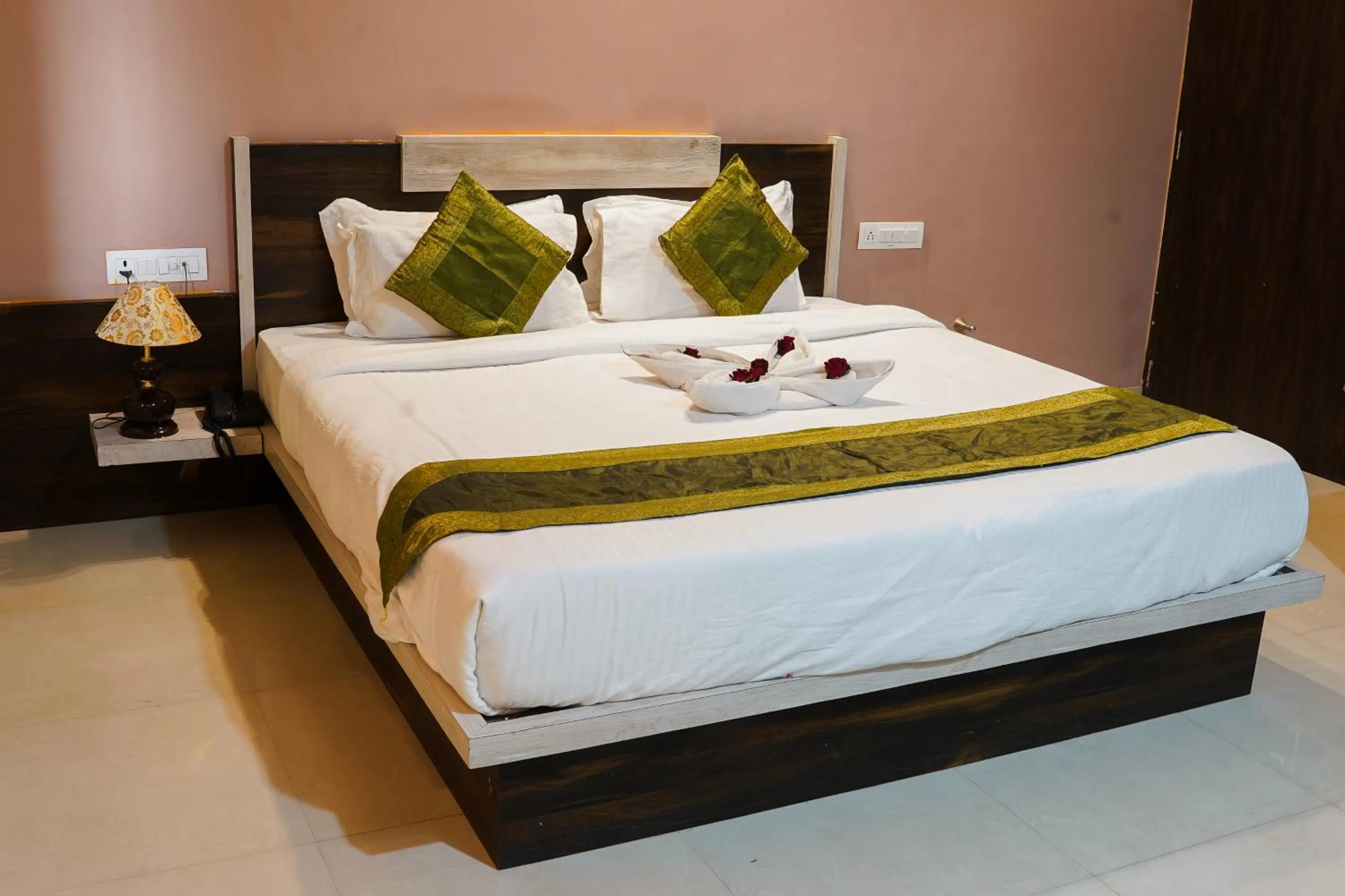 Bed in Hotel Pushkar Legacy