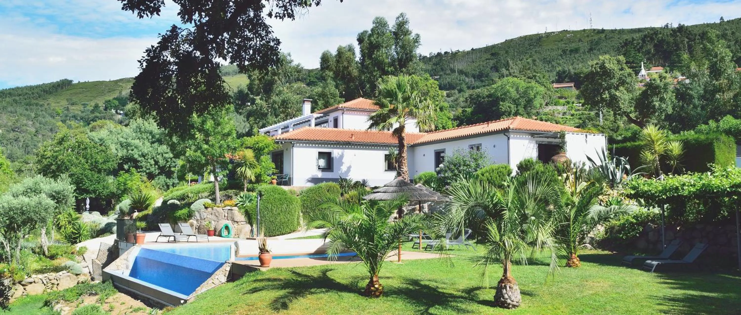 Property building in Pirilampo