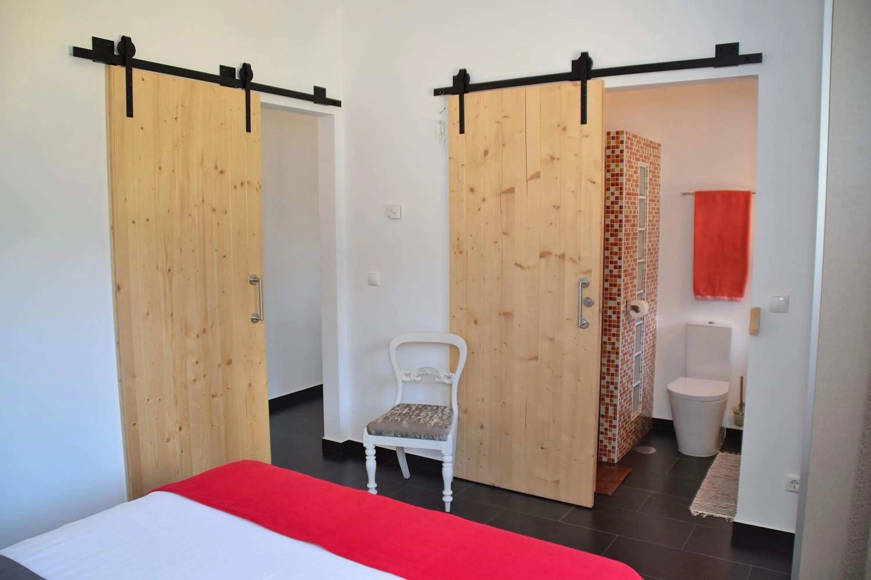 Bathroom, Bed in Pirilampo