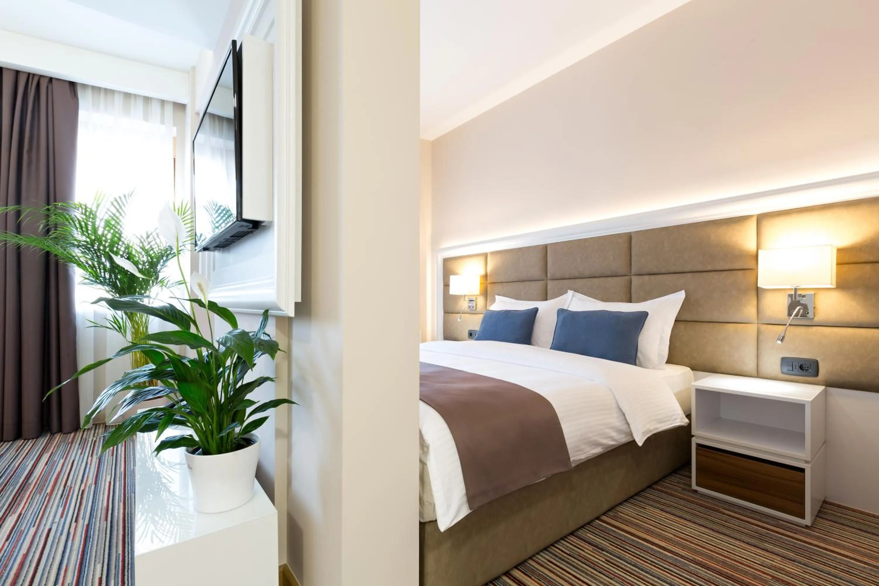 Bed in Hotel TESLA - Smart Stay Garni