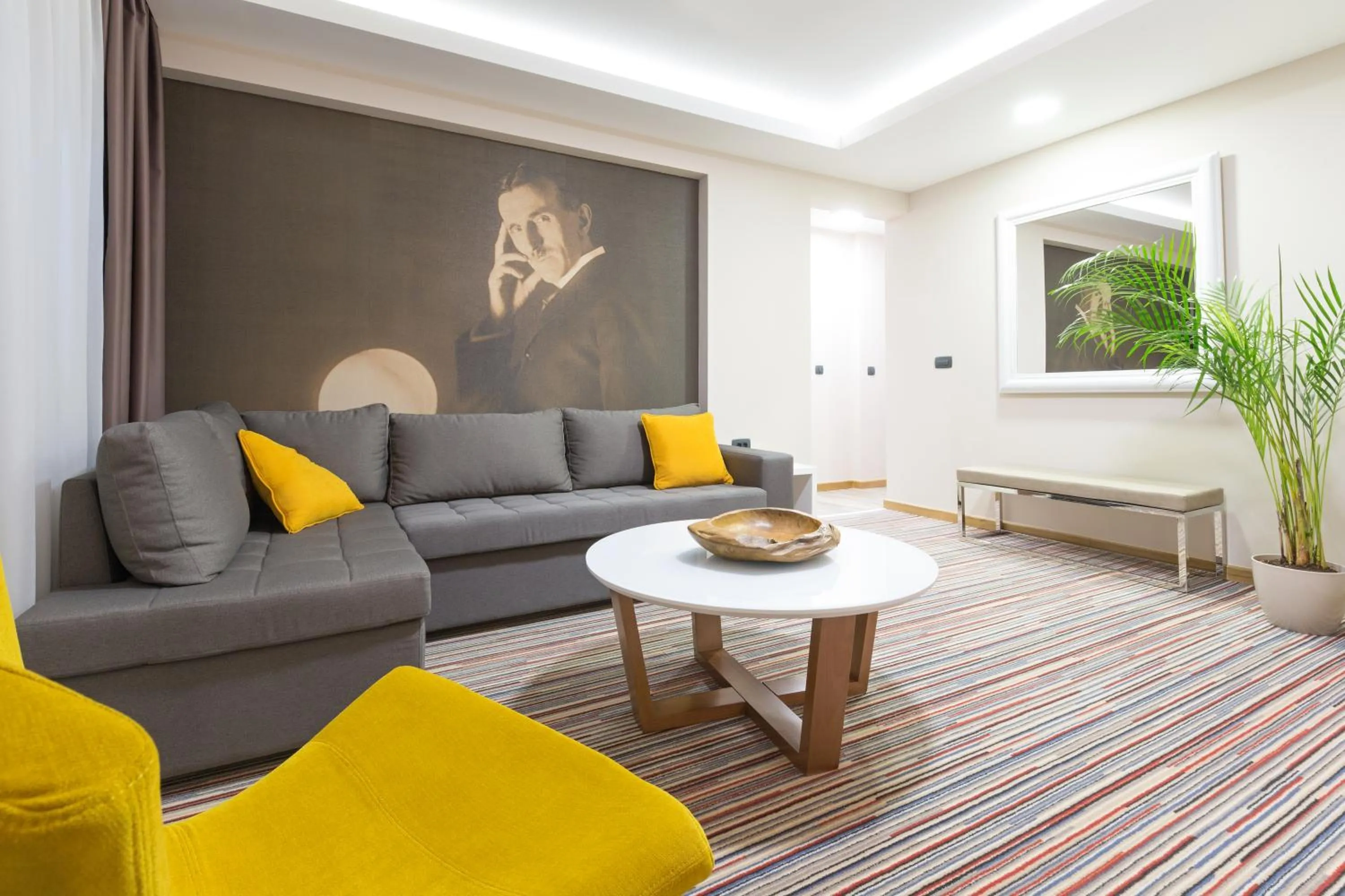 Living room in Hotel TESLA - Smart Stay Garni