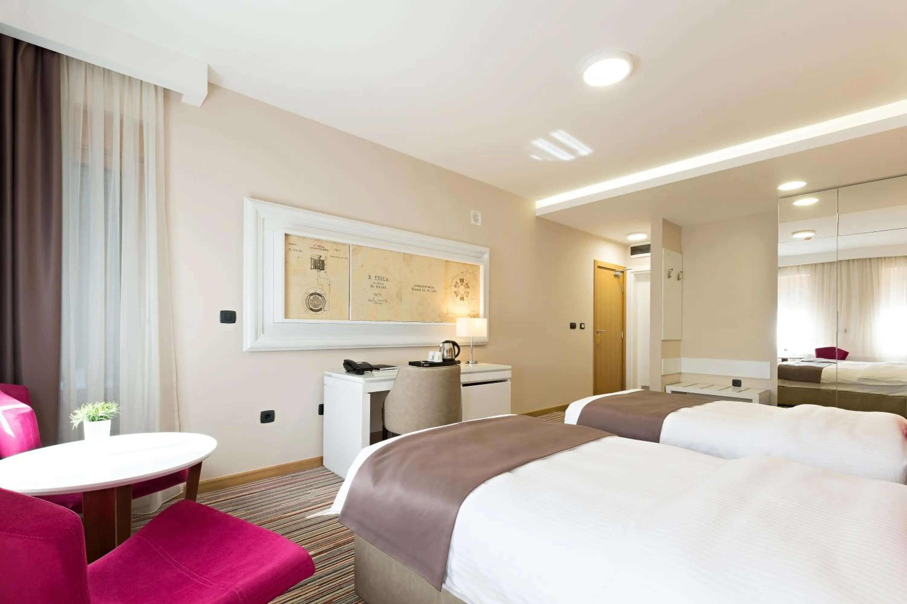 Bedroom, Bed in Hotel TESLA - Smart Stay Garni