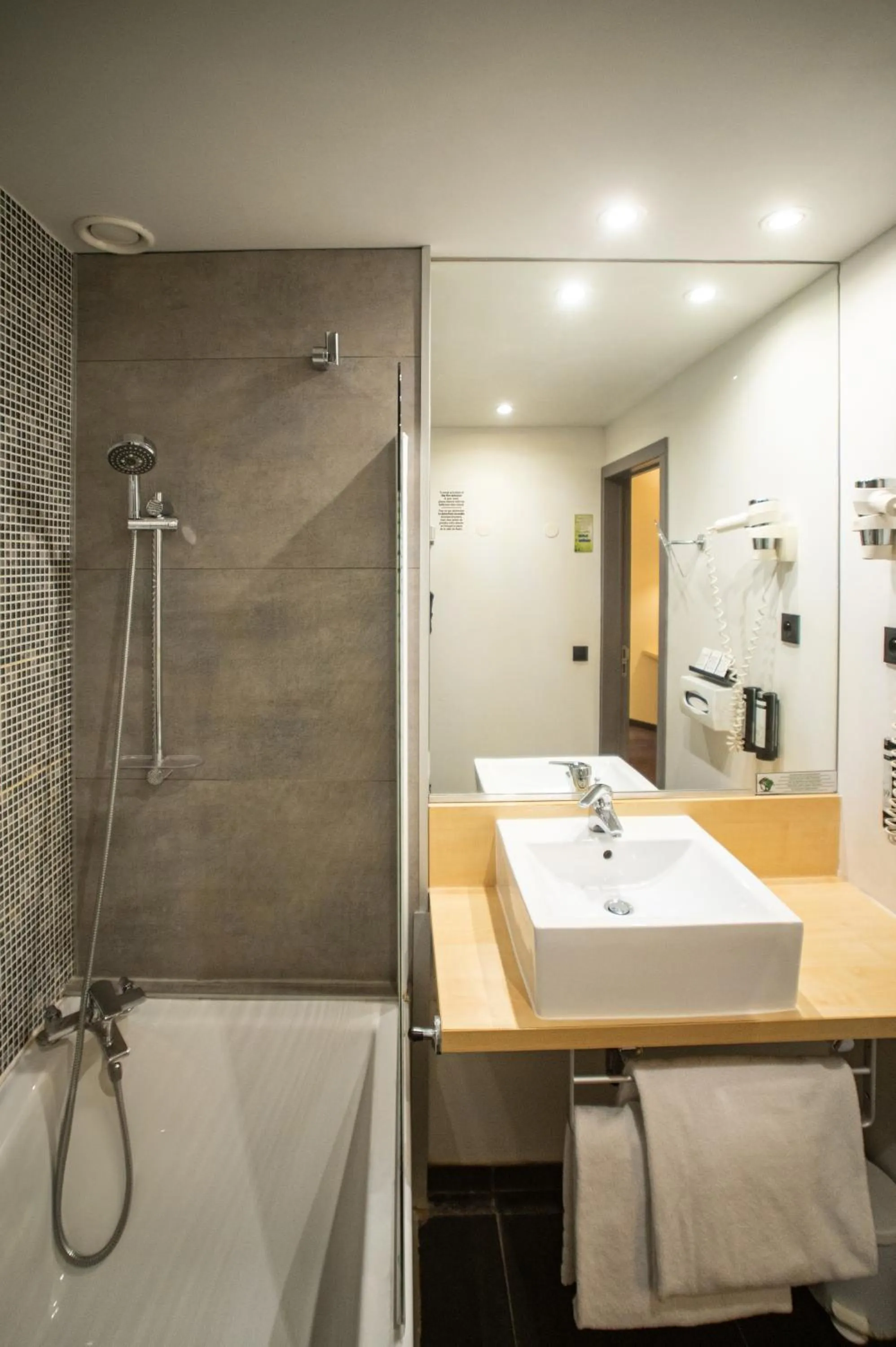 Bathroom in Hotel & Aparthotel Alize Mouscron