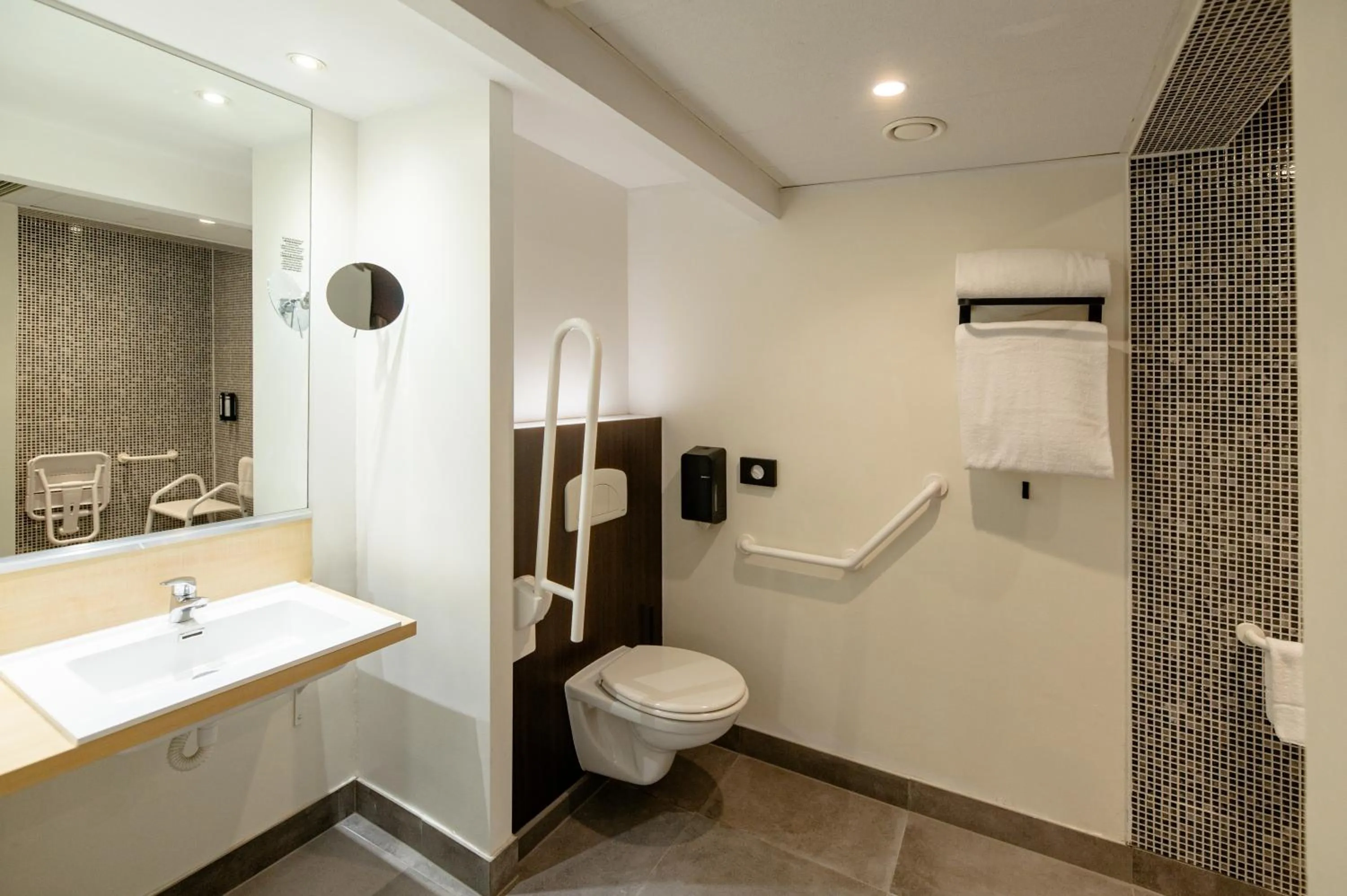 Bathroom in Hotel & Aparthotel Alize Mouscron
