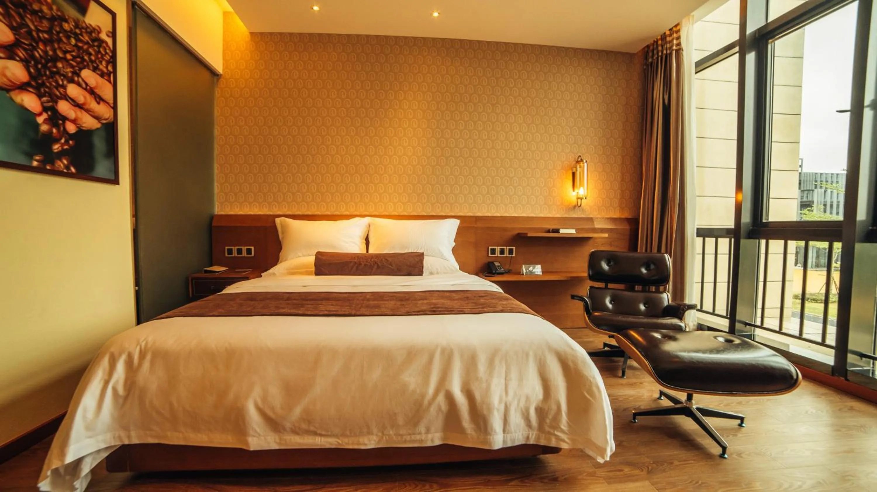 Photo of the whole room in James Joyce Hotel Zhuhai Hengqin Chimelong