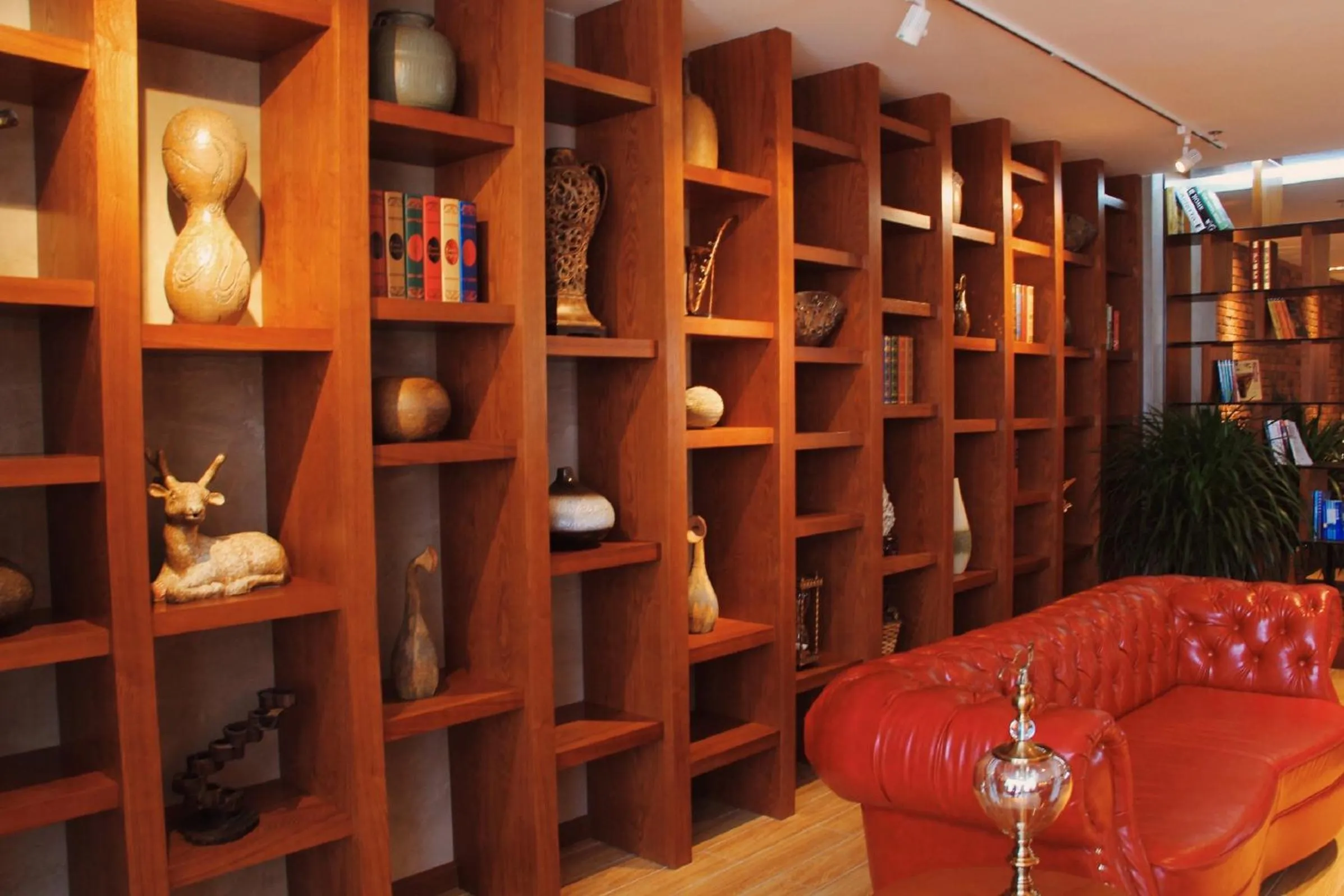 James Joyce Hotel Qinhuangdao Railway Station