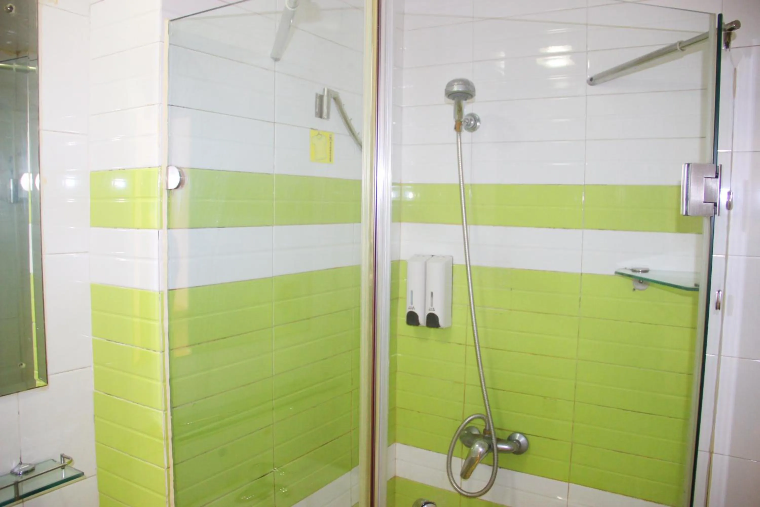 Bathroom in 7Days Inn Beijing Xingzheng Street