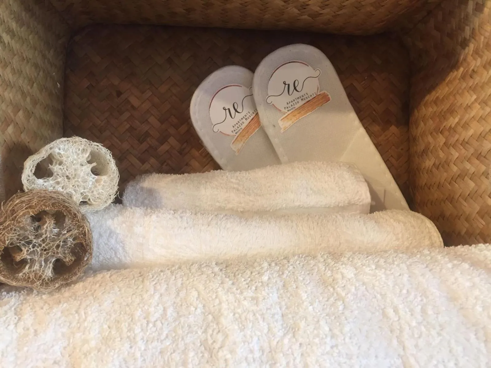 Bathroom, Bed in B&B re apartments Palazzo Muscati