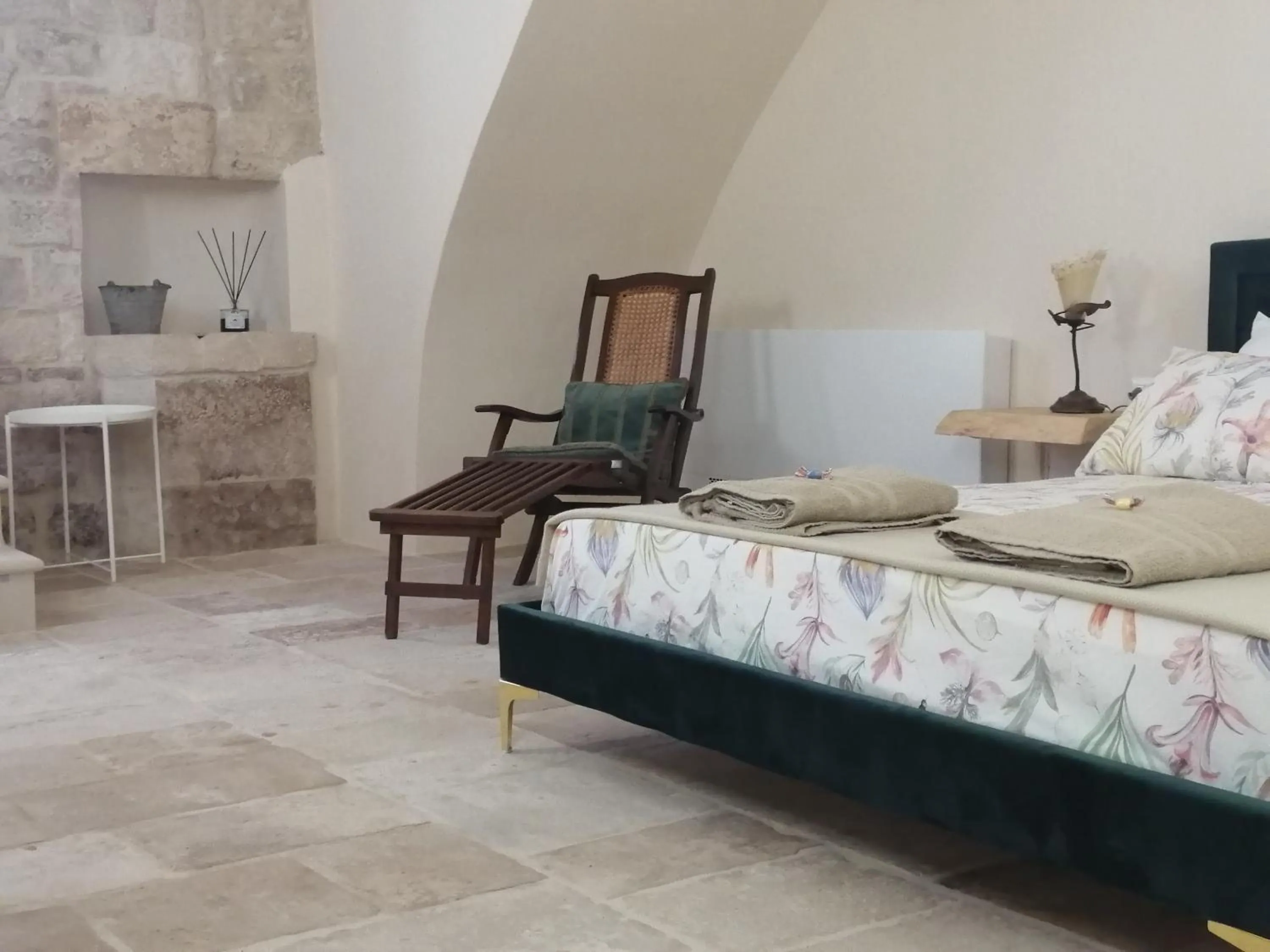 Bed in B&B re apartments Palazzo Muscati