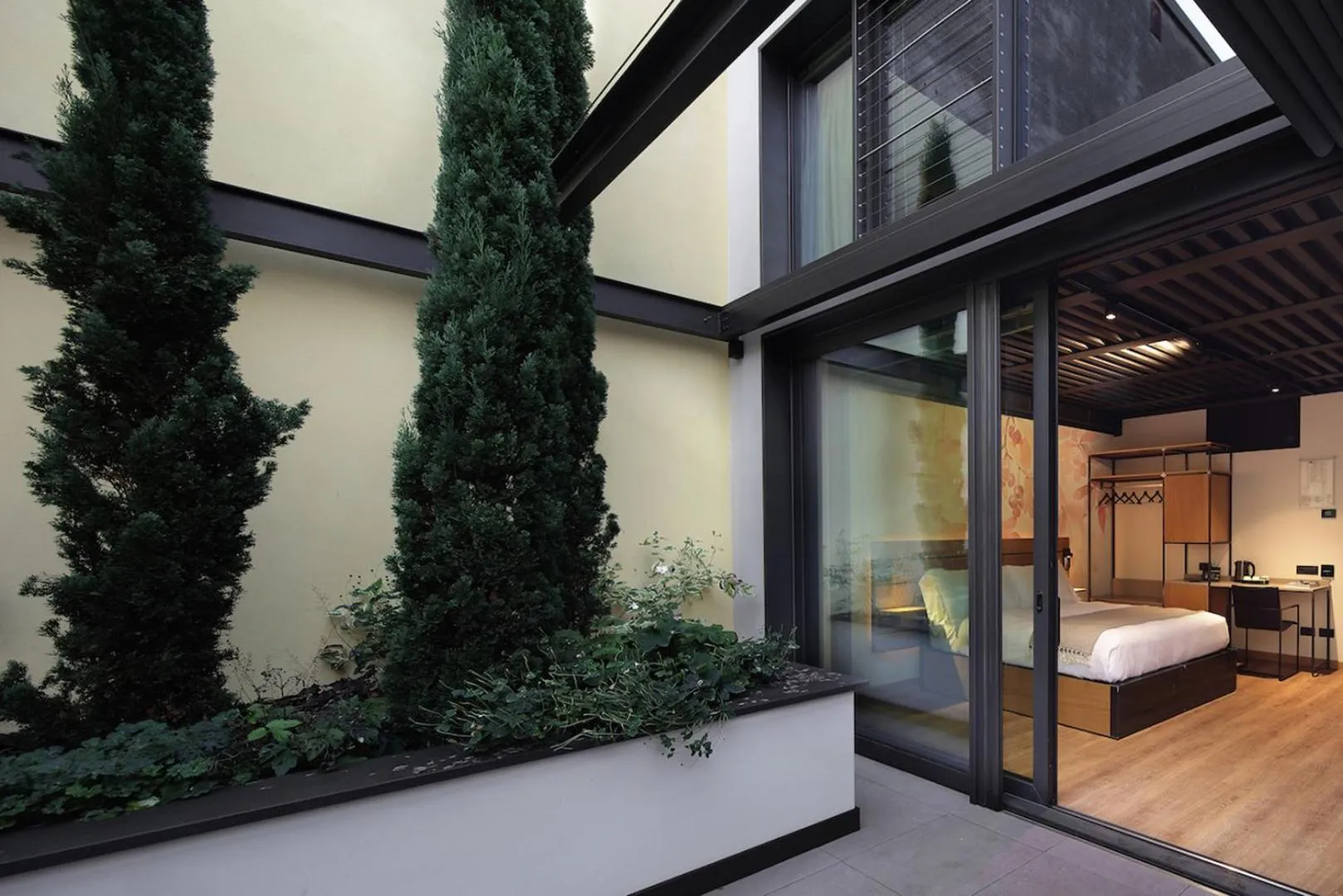 Garden, Bed in VERSOVERDE HOTEL Alzaia Naviglio Grande