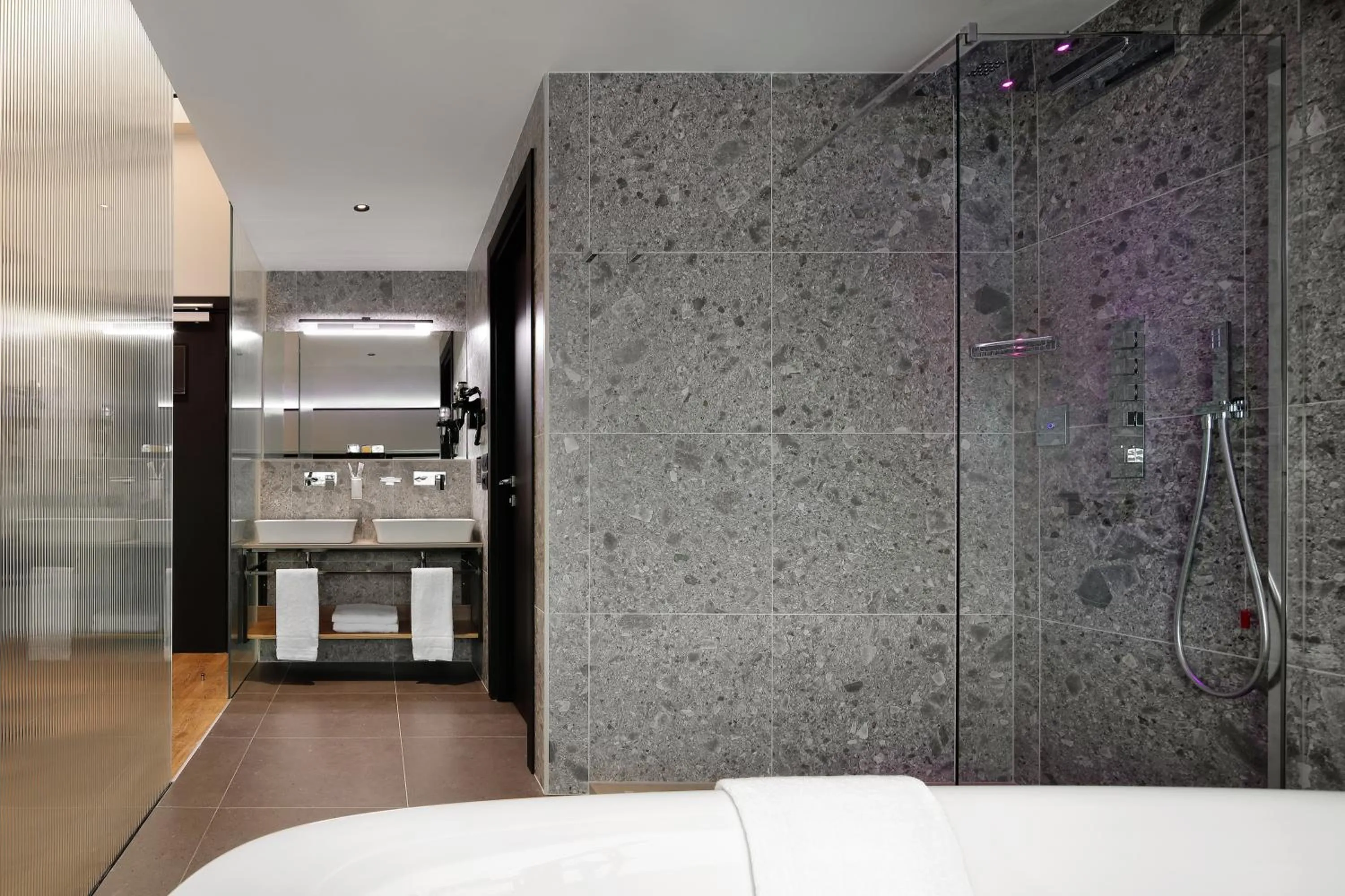 Bathroom in VERSOVERDE HOTEL Alzaia Naviglio Grande