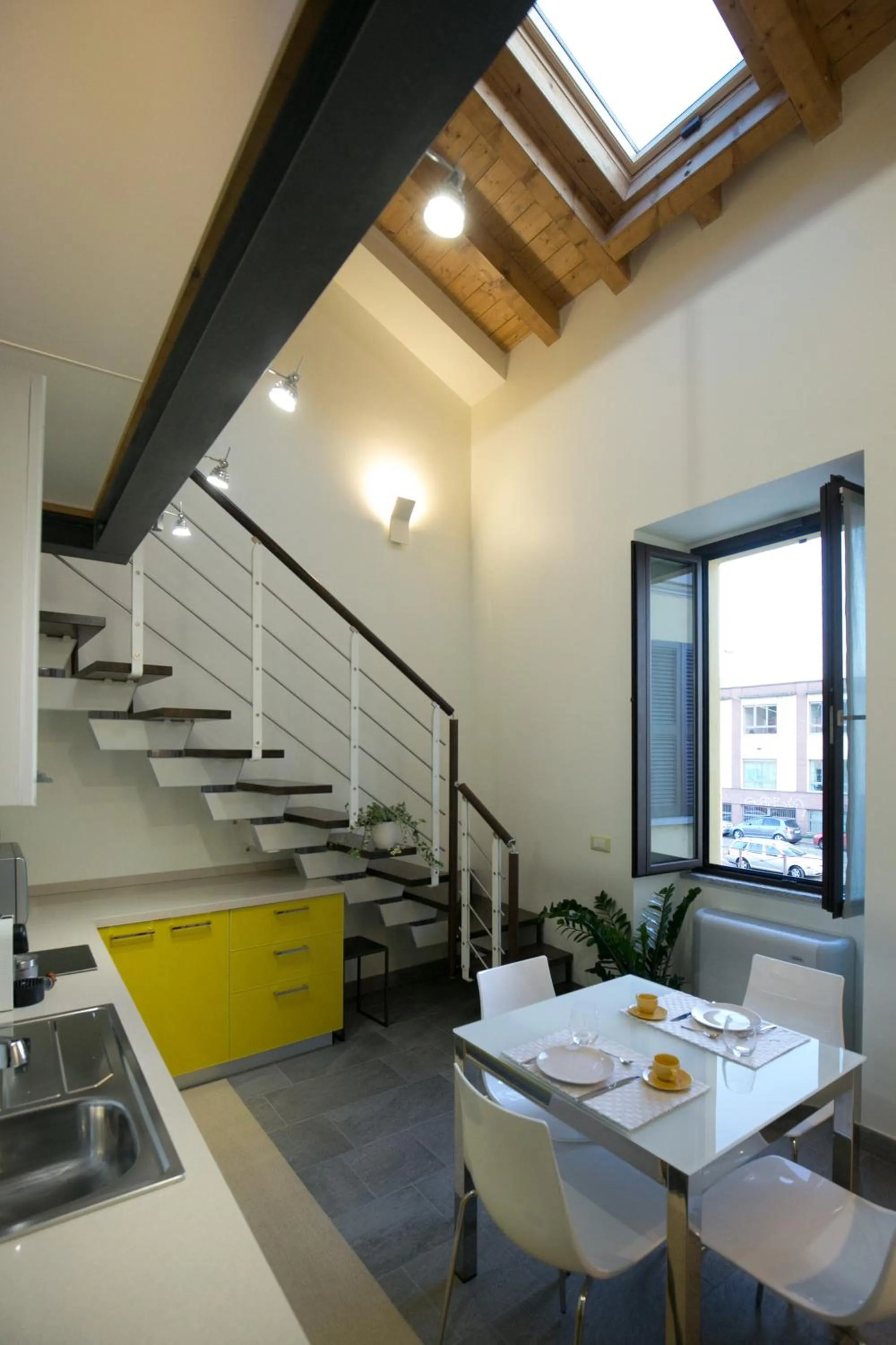 Coffee/tea facilities in VERSOVERDE HOTEL Alzaia Naviglio Grande