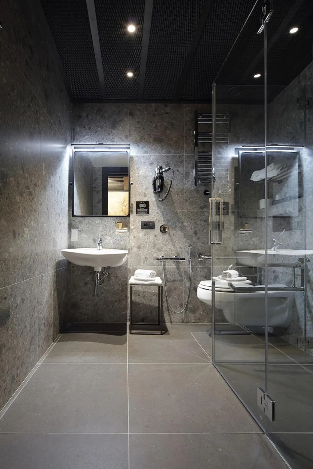 Bathroom in VERSOVERDE HOTEL Alzaia Naviglio Grande