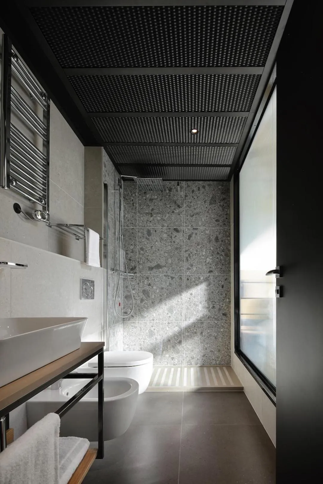 Bathroom in VERSOVERDE HOTEL Alzaia Naviglio Grande