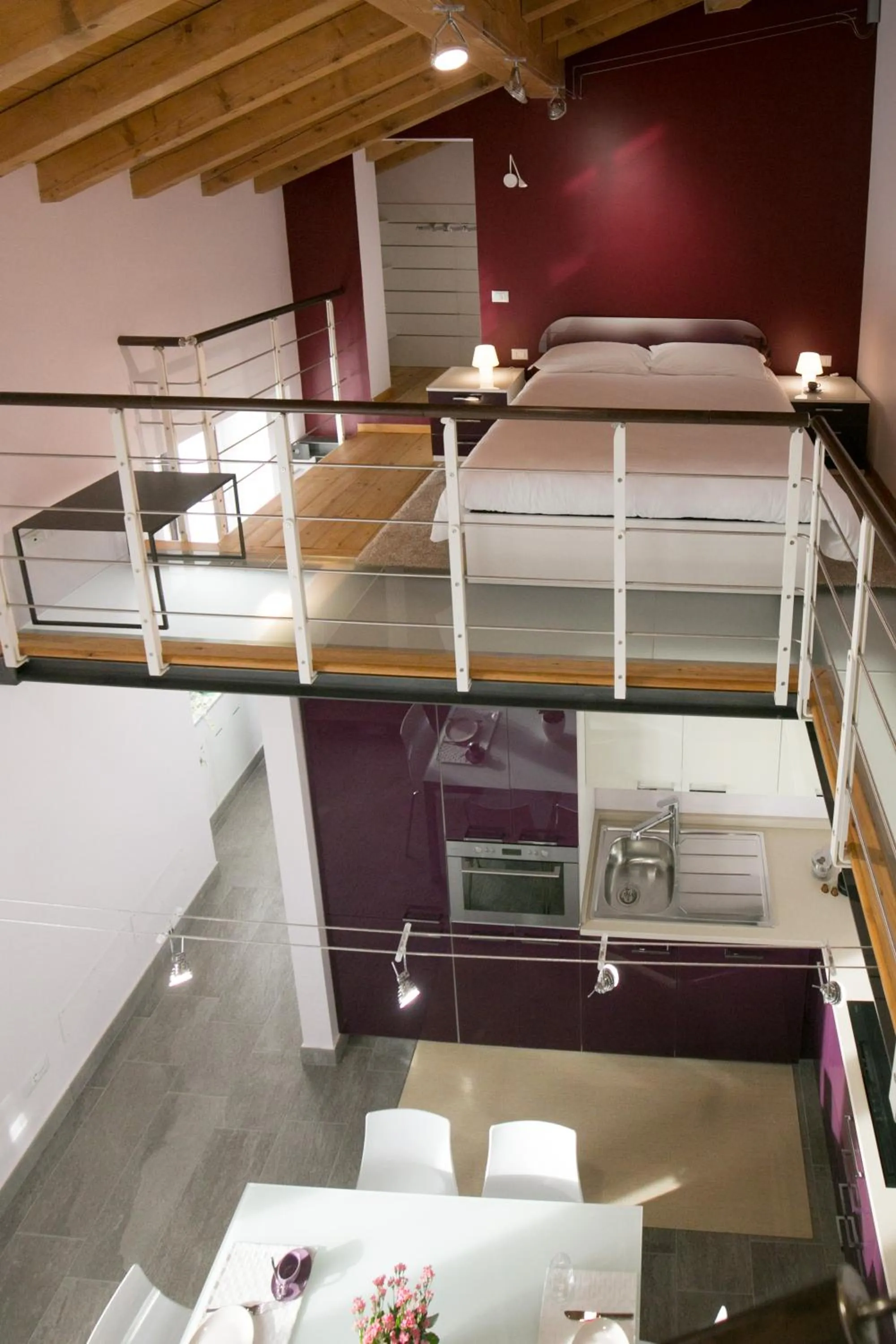 Bed in VERSOVERDE HOTEL Alzaia Naviglio Grande