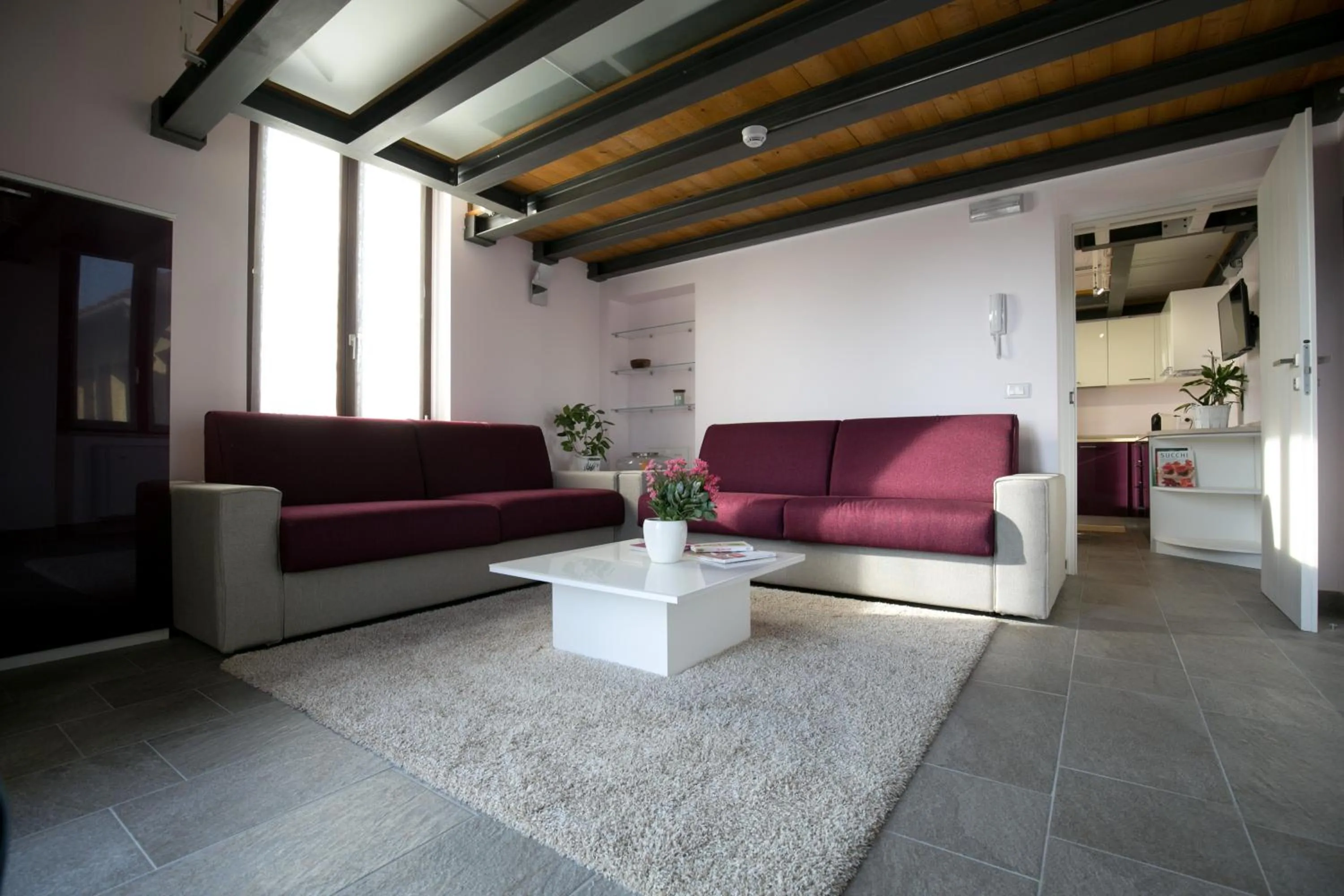 Bed in VERSOVERDE HOTEL Alzaia Naviglio Grande