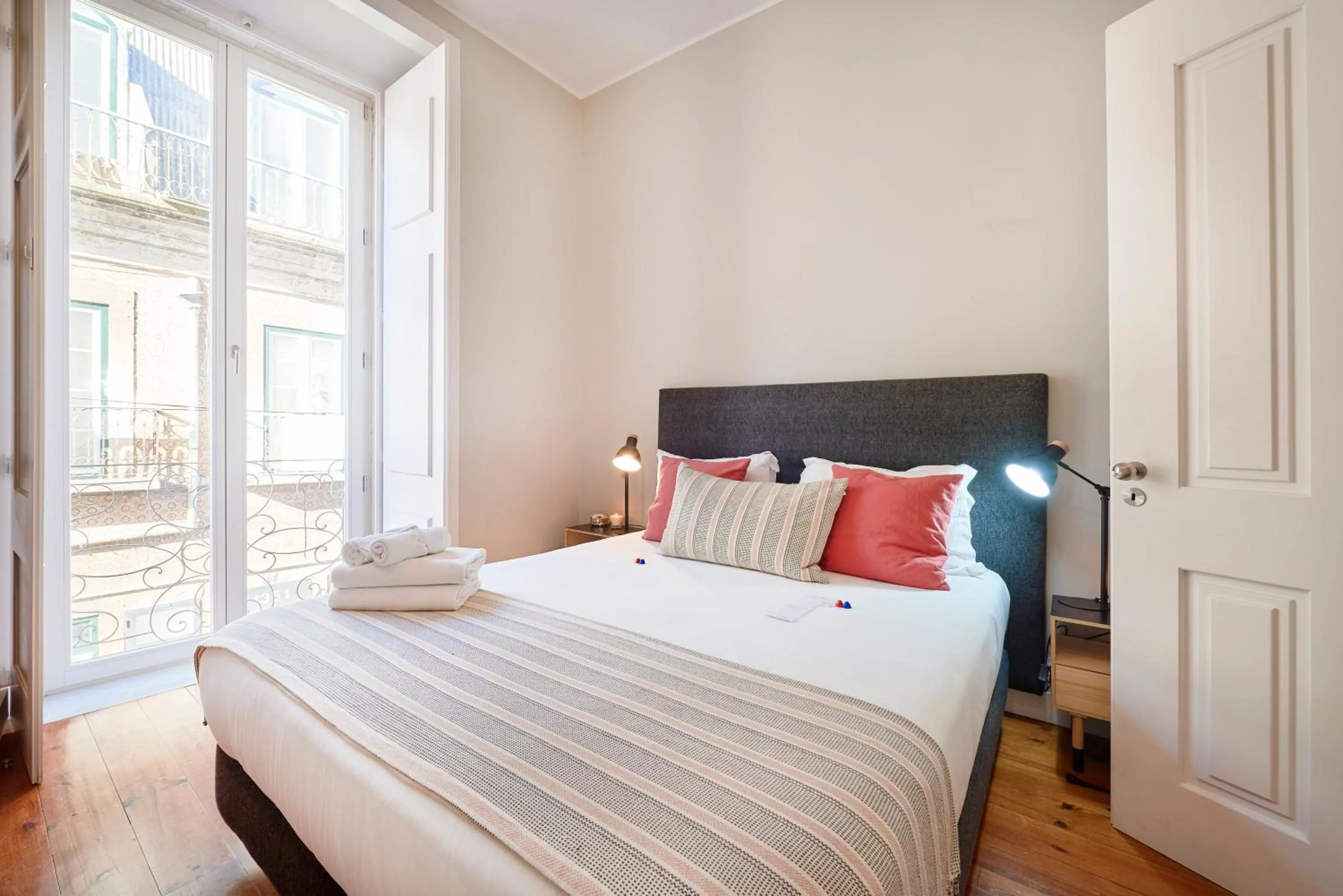 Bed in Lisbon Five Stars Apartments Combro 7